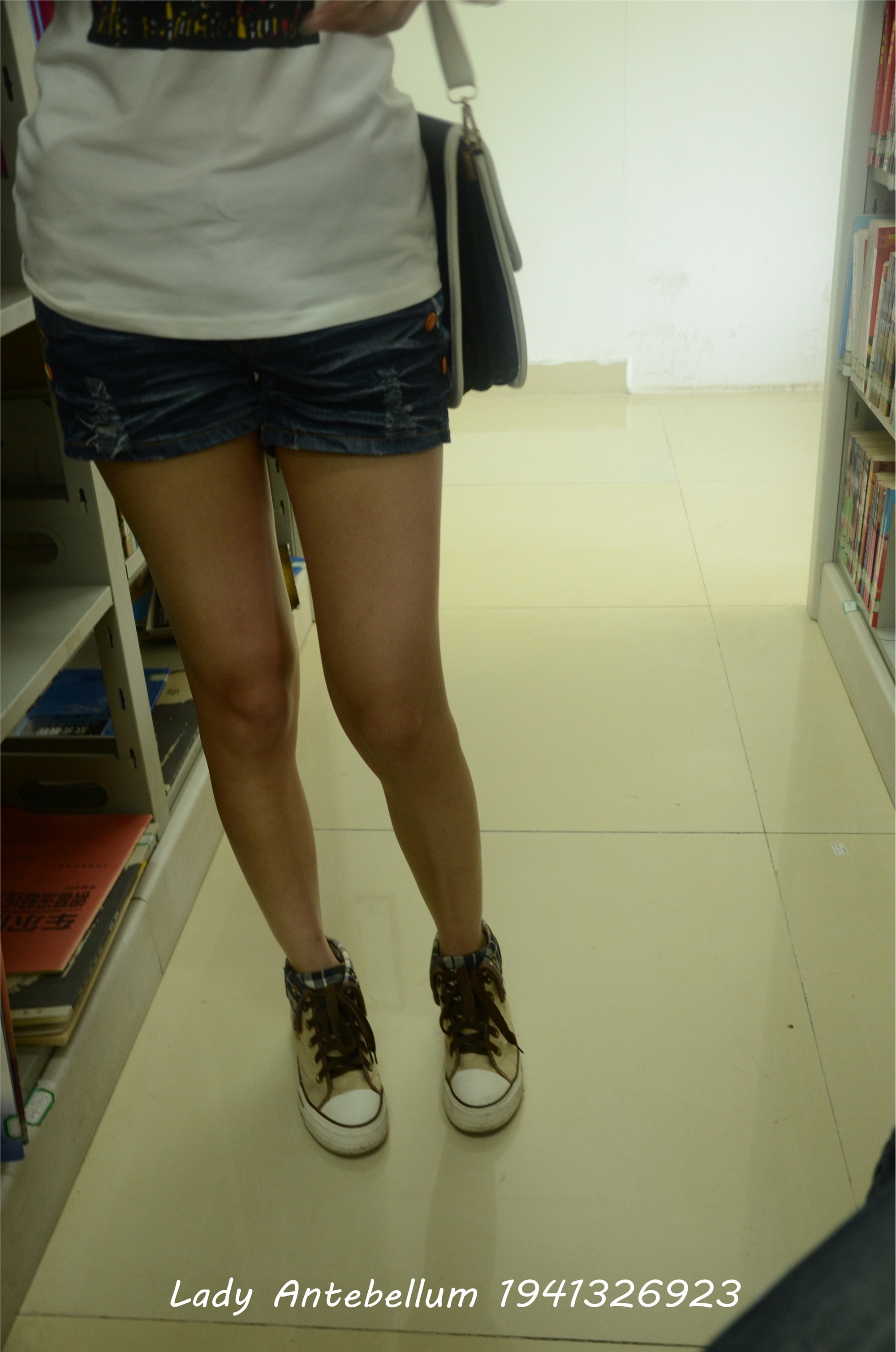 战前女神  恋足美腿棉袜女神级摄影套图 065