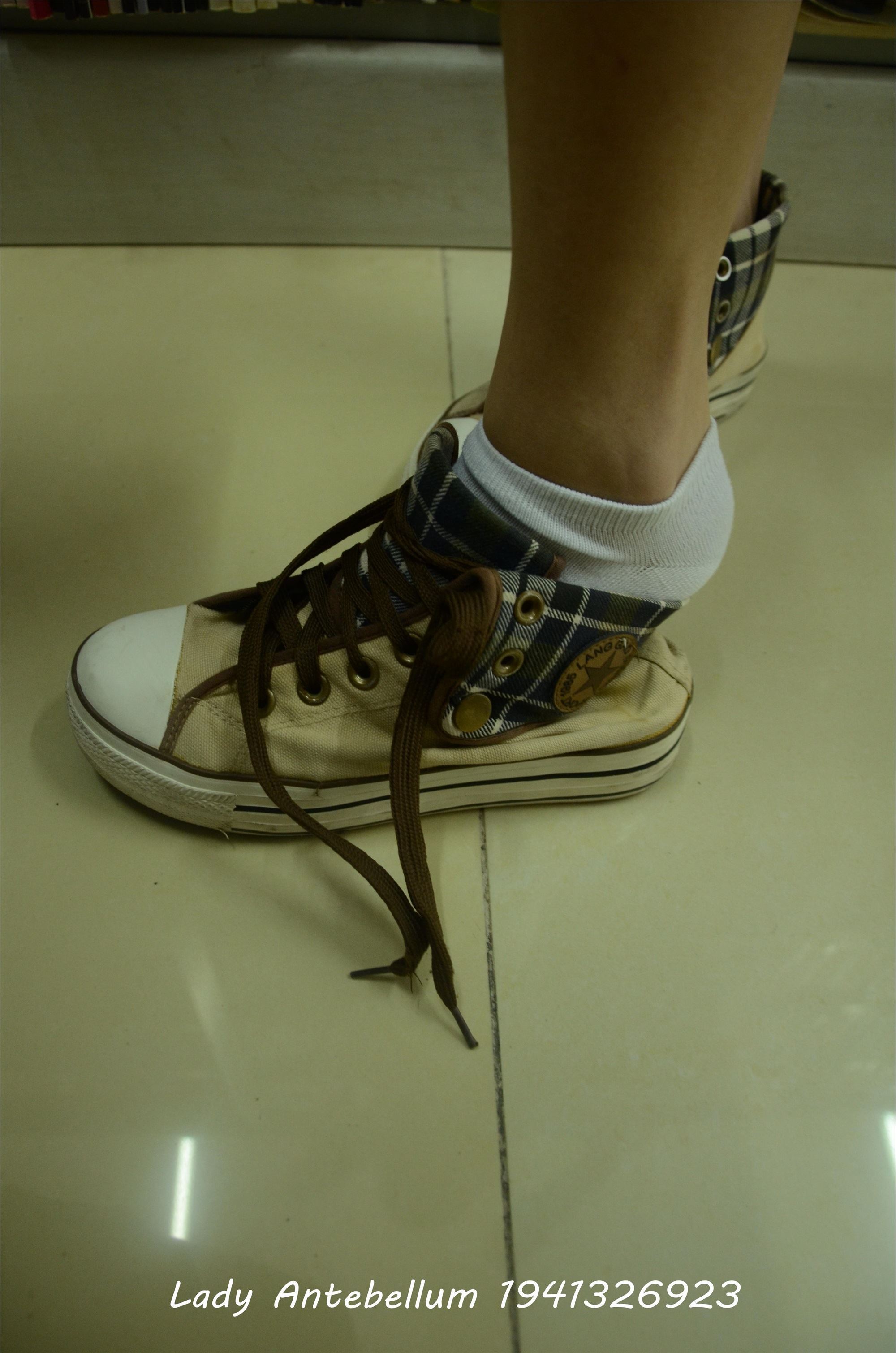 战前女神  恋足美腿棉袜女神级摄影套图 065