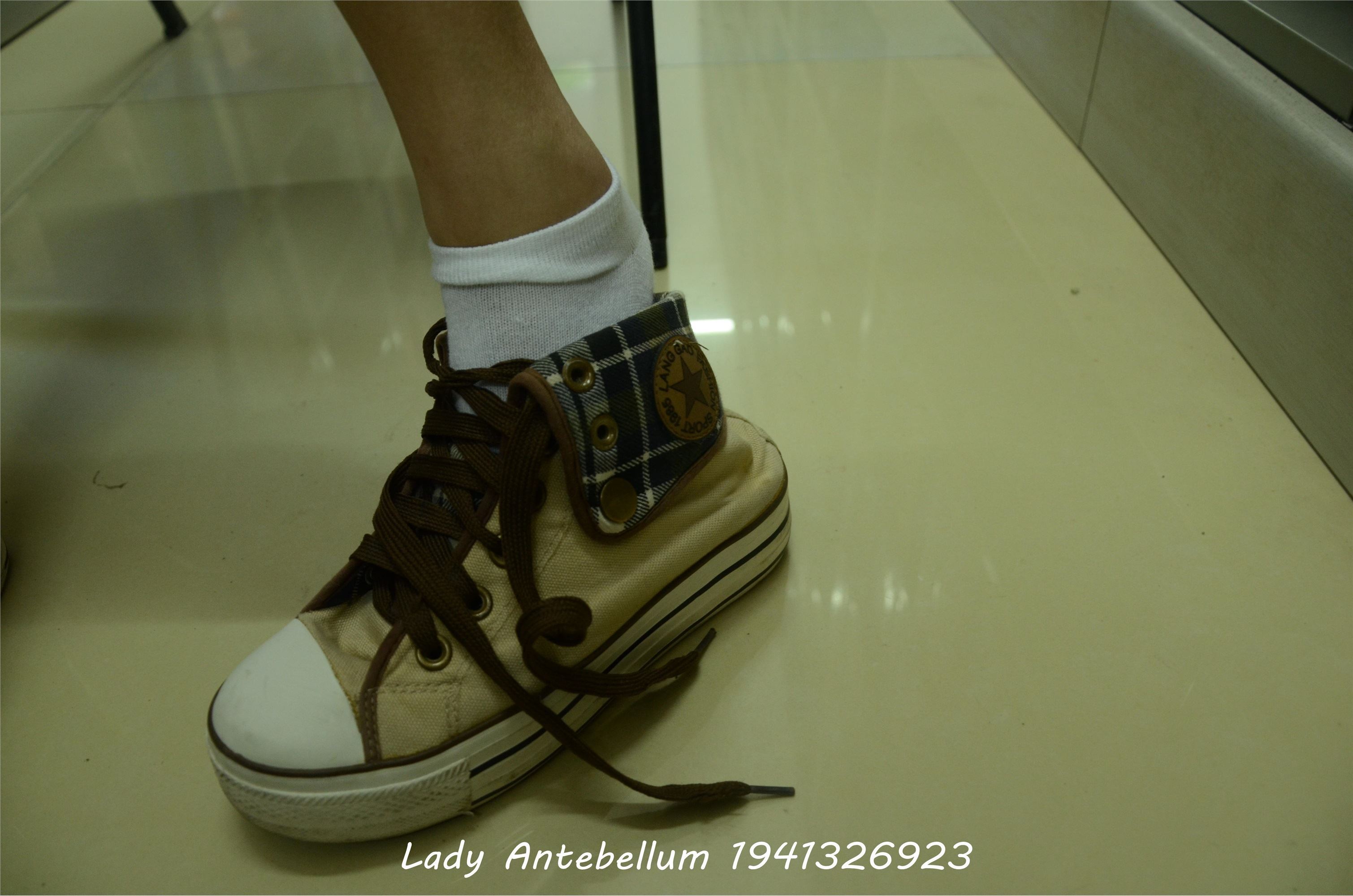 战前女神  恋足美腿棉袜女神级摄影套图 065