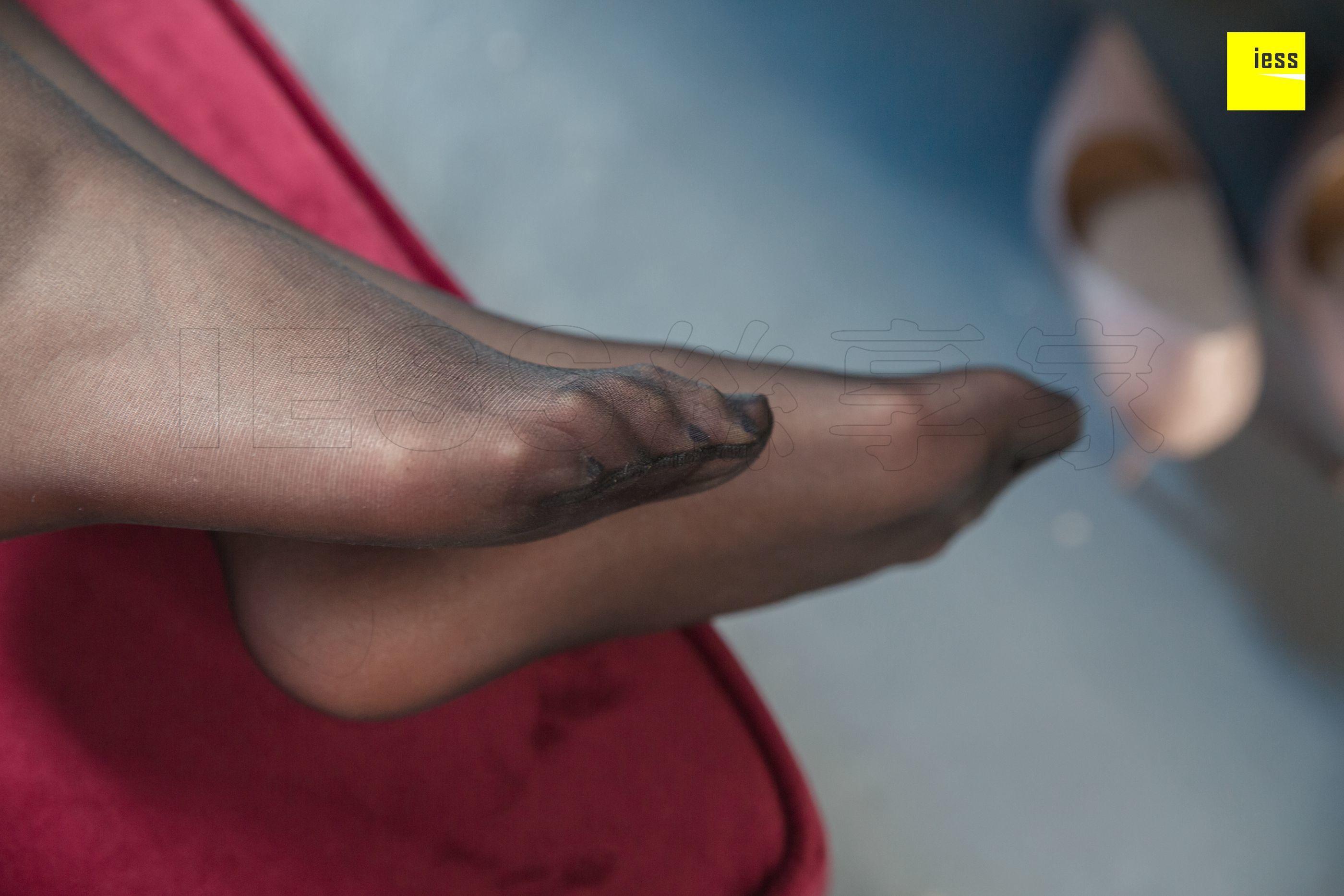 IESS异思趣向  2018.06.26 丝享家262：《九妹开衩裙黑丝》九妹