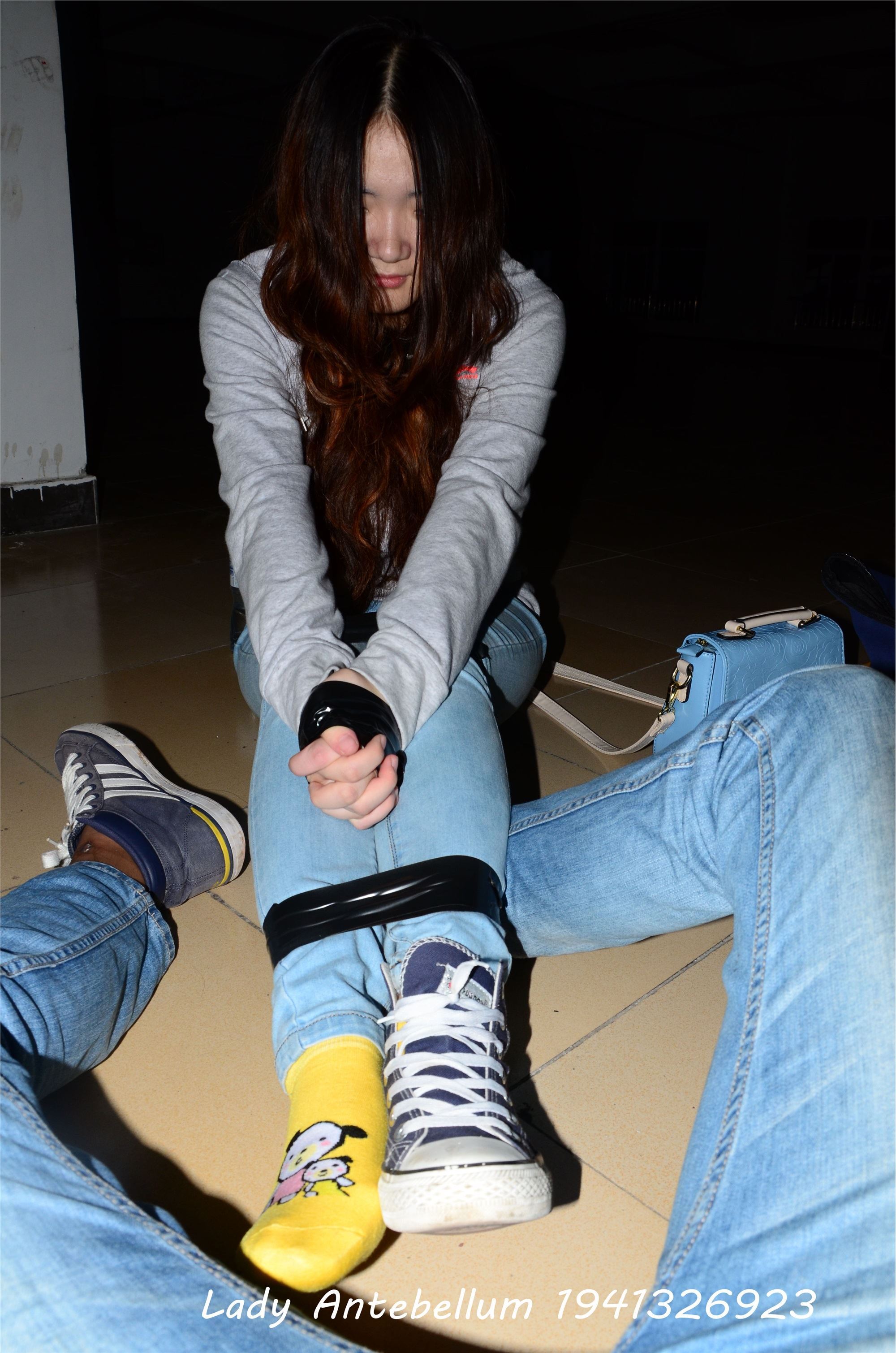 战前女神  恋足美腿棉袜女神级摄影套图 073