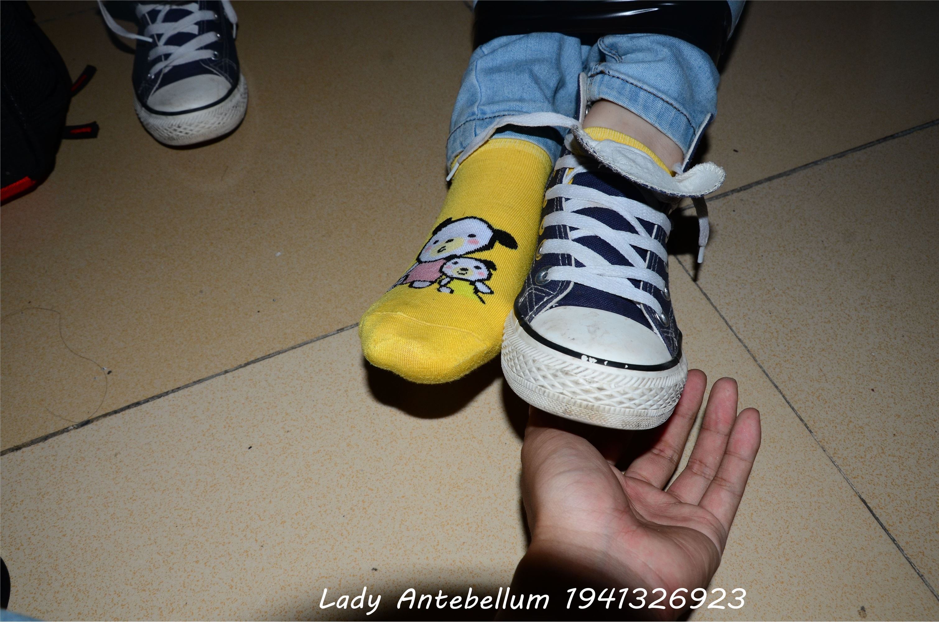 战前女神  恋足美腿棉袜女神级摄影套图 073