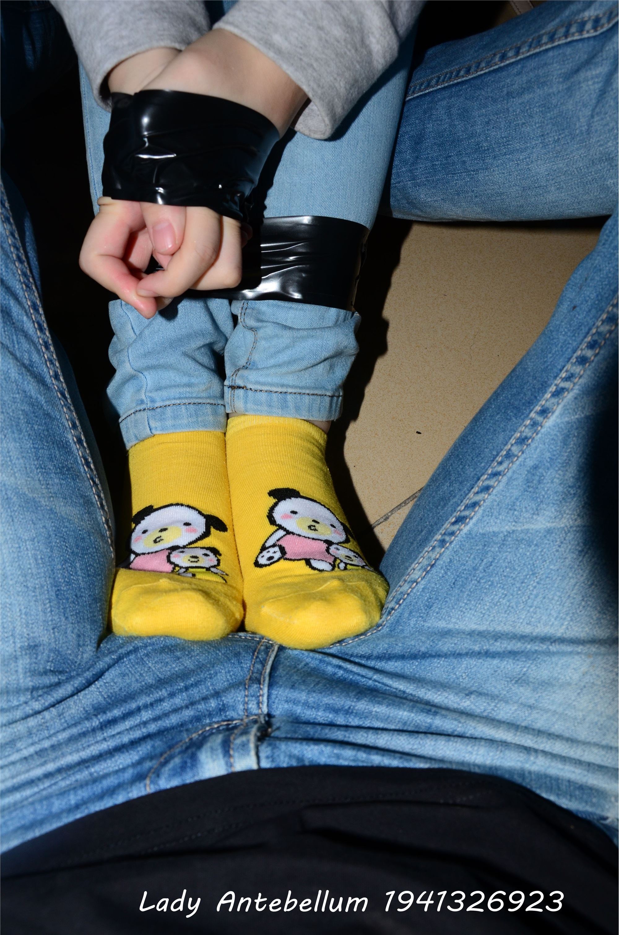 战前女神  恋足美腿棉袜女神级摄影套图 073