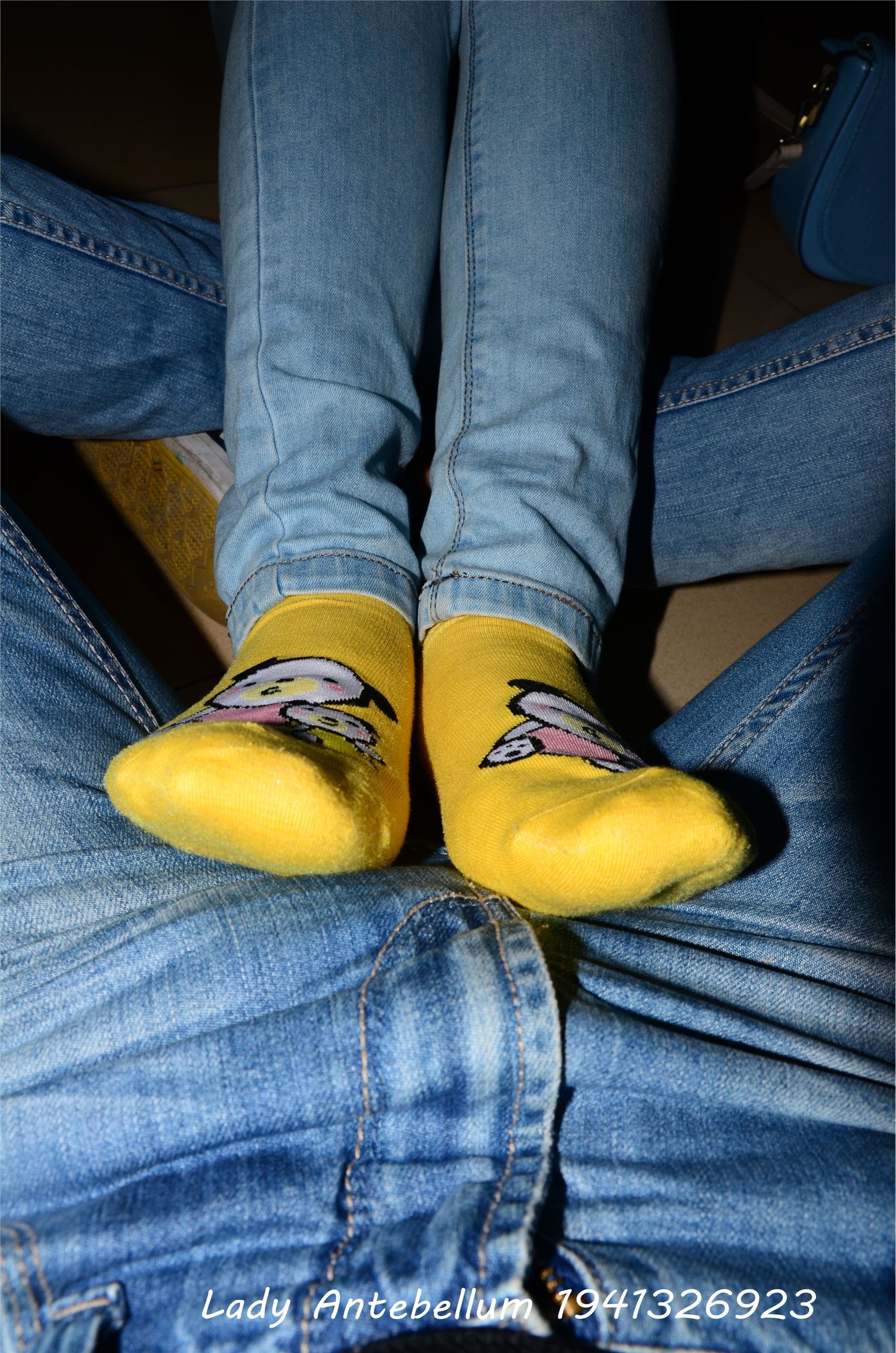 战前女神  恋足美腿棉袜女神级摄影套图 073