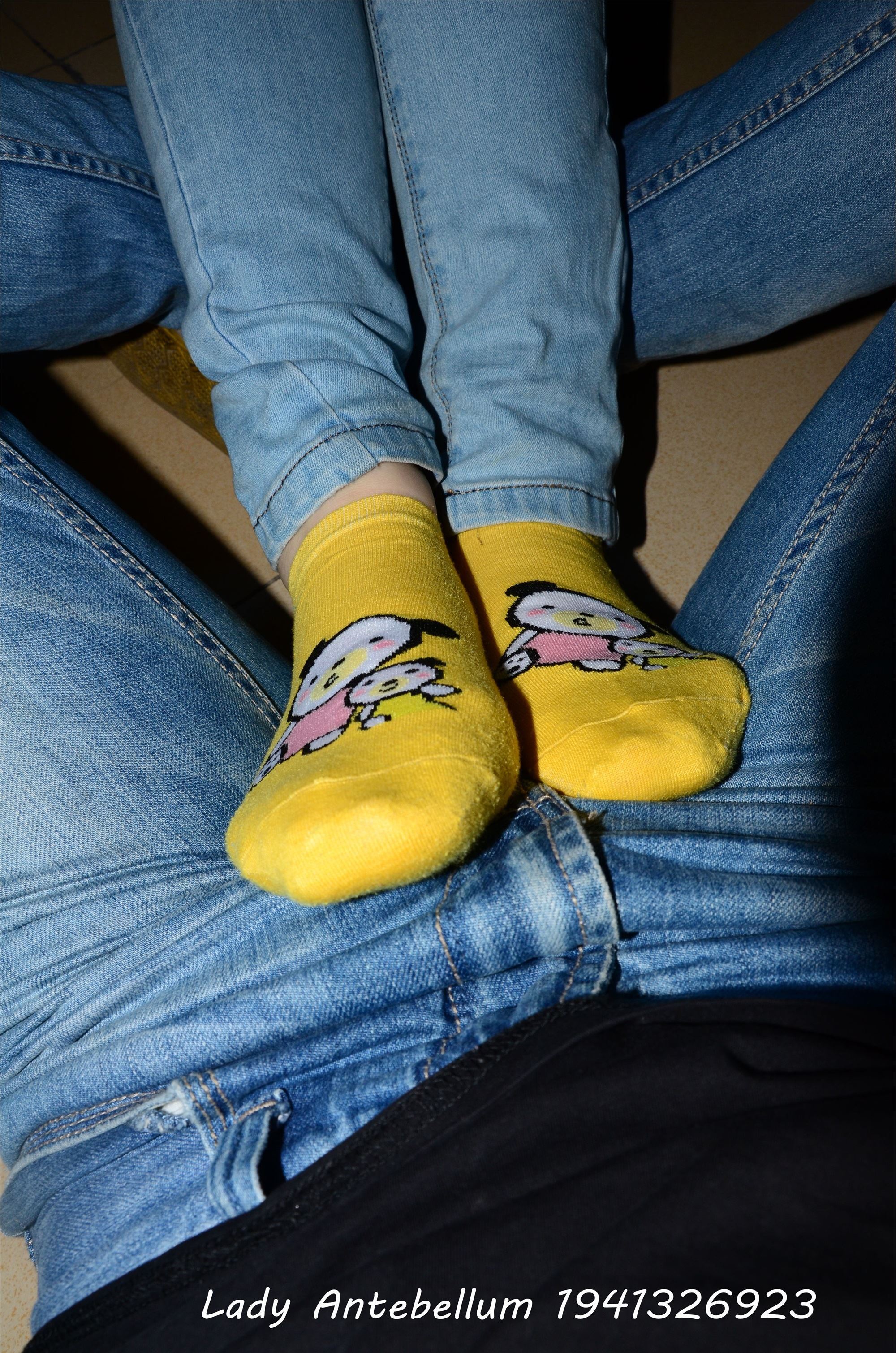 战前女神  恋足美腿棉袜女神级摄影套图 073