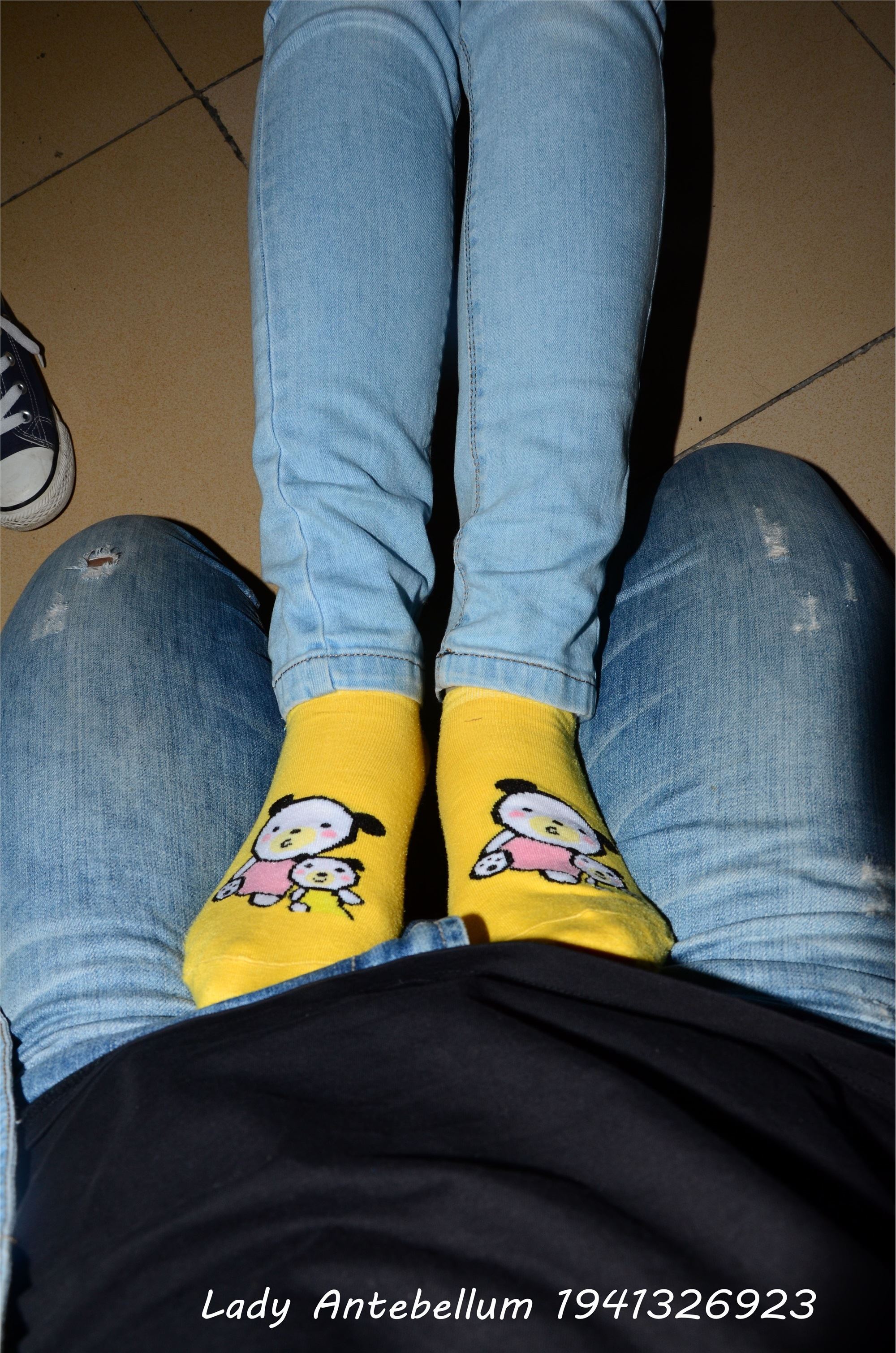 战前女神  恋足美腿棉袜女神级摄影套图 073