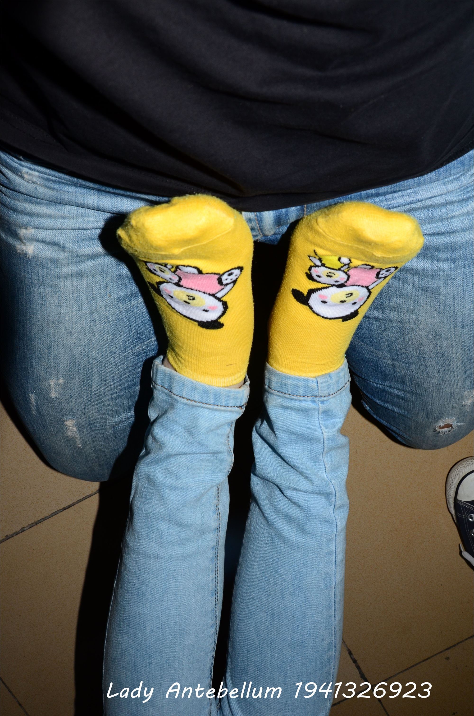 战前女神  恋足美腿棉袜女神级摄影套图 073