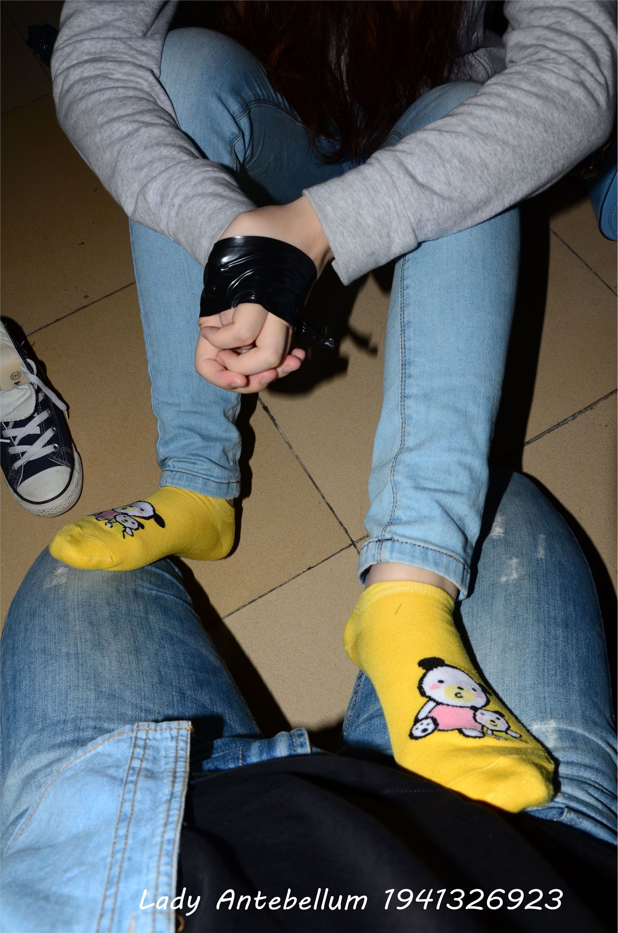 战前女神  恋足美腿棉袜女神级摄影套图 073