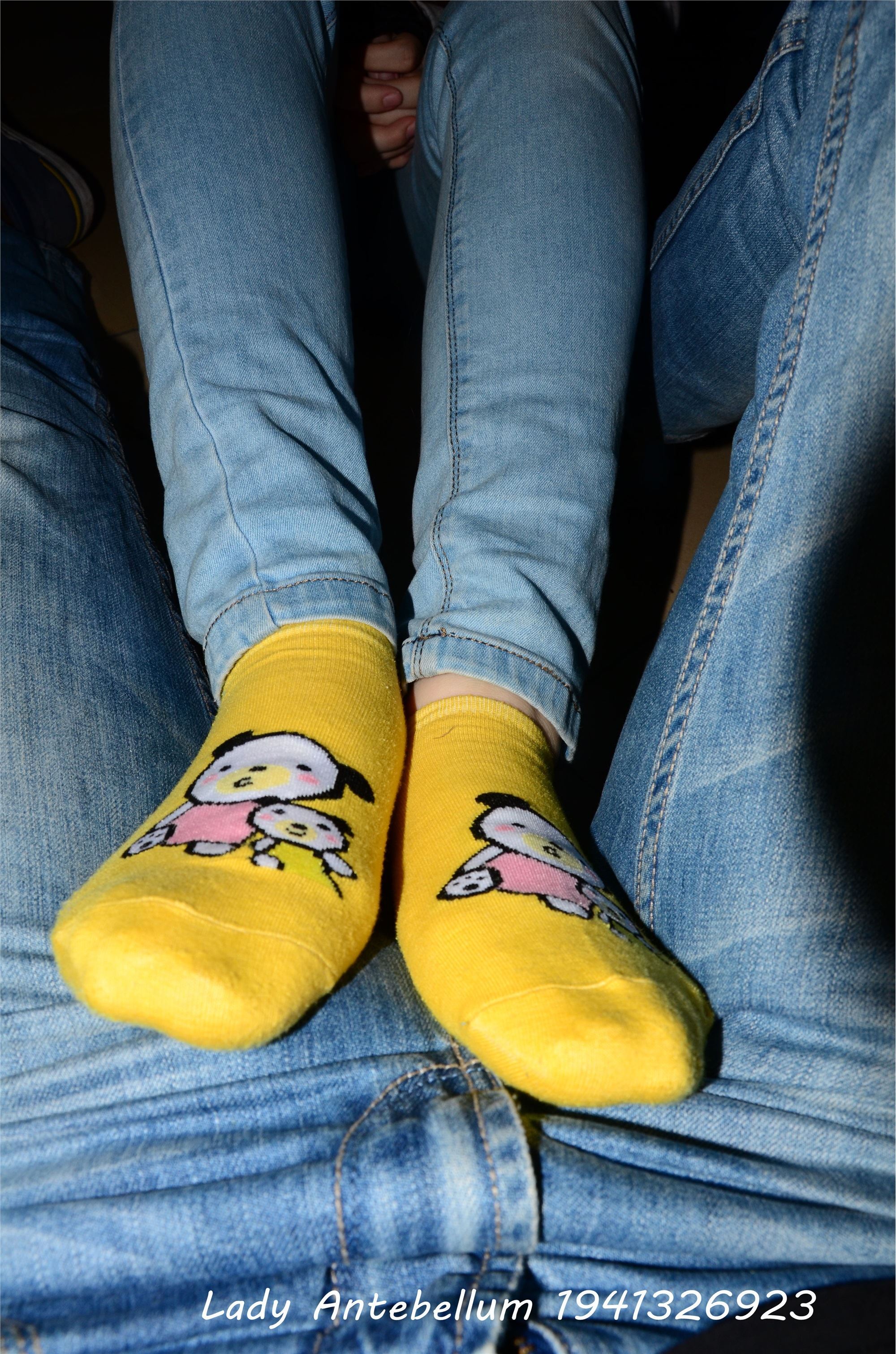 战前女神  恋足美腿棉袜女神级摄影套图 073