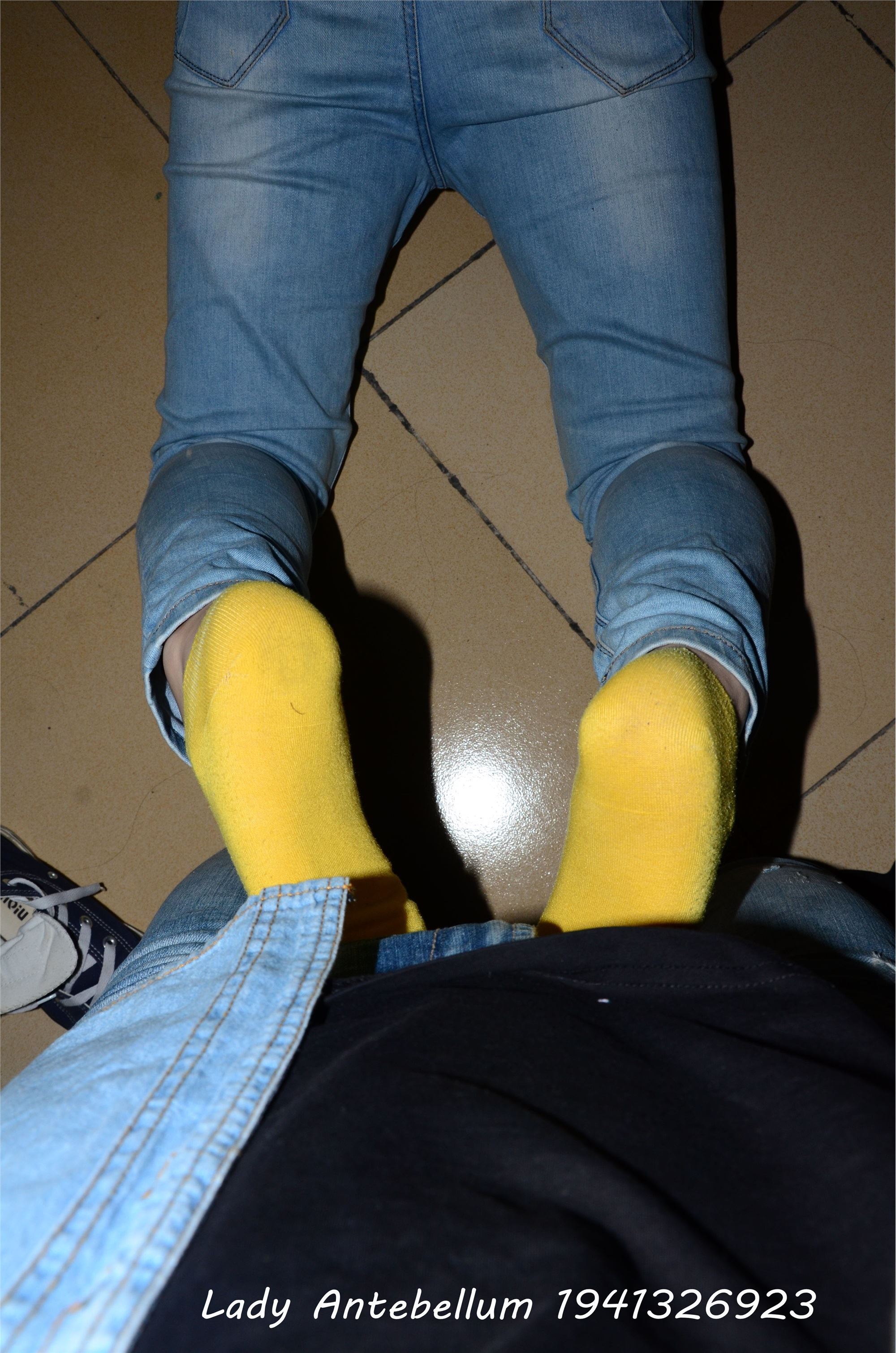 战前女神  恋足美腿棉袜女神级摄影套图 073