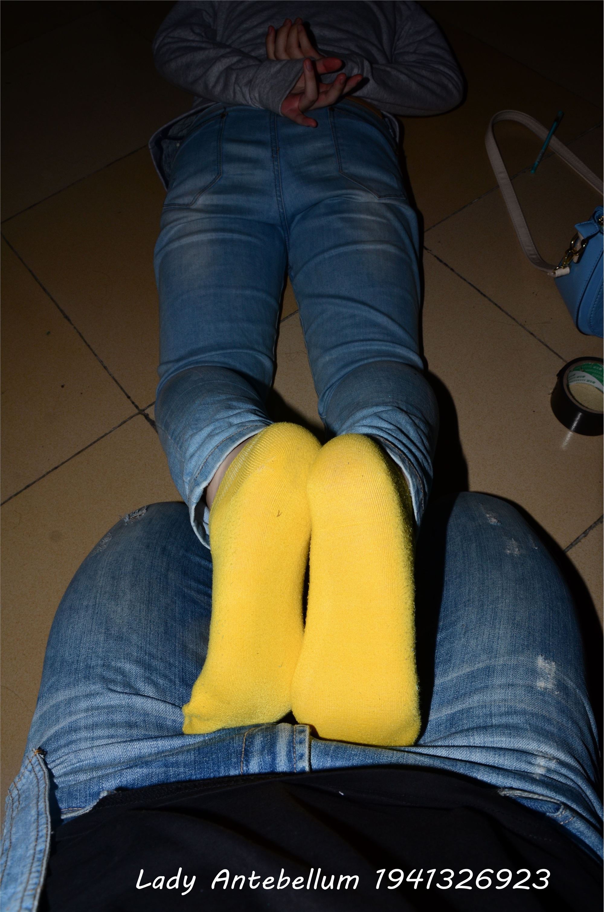 战前女神  恋足美腿棉袜女神级摄影套图 073