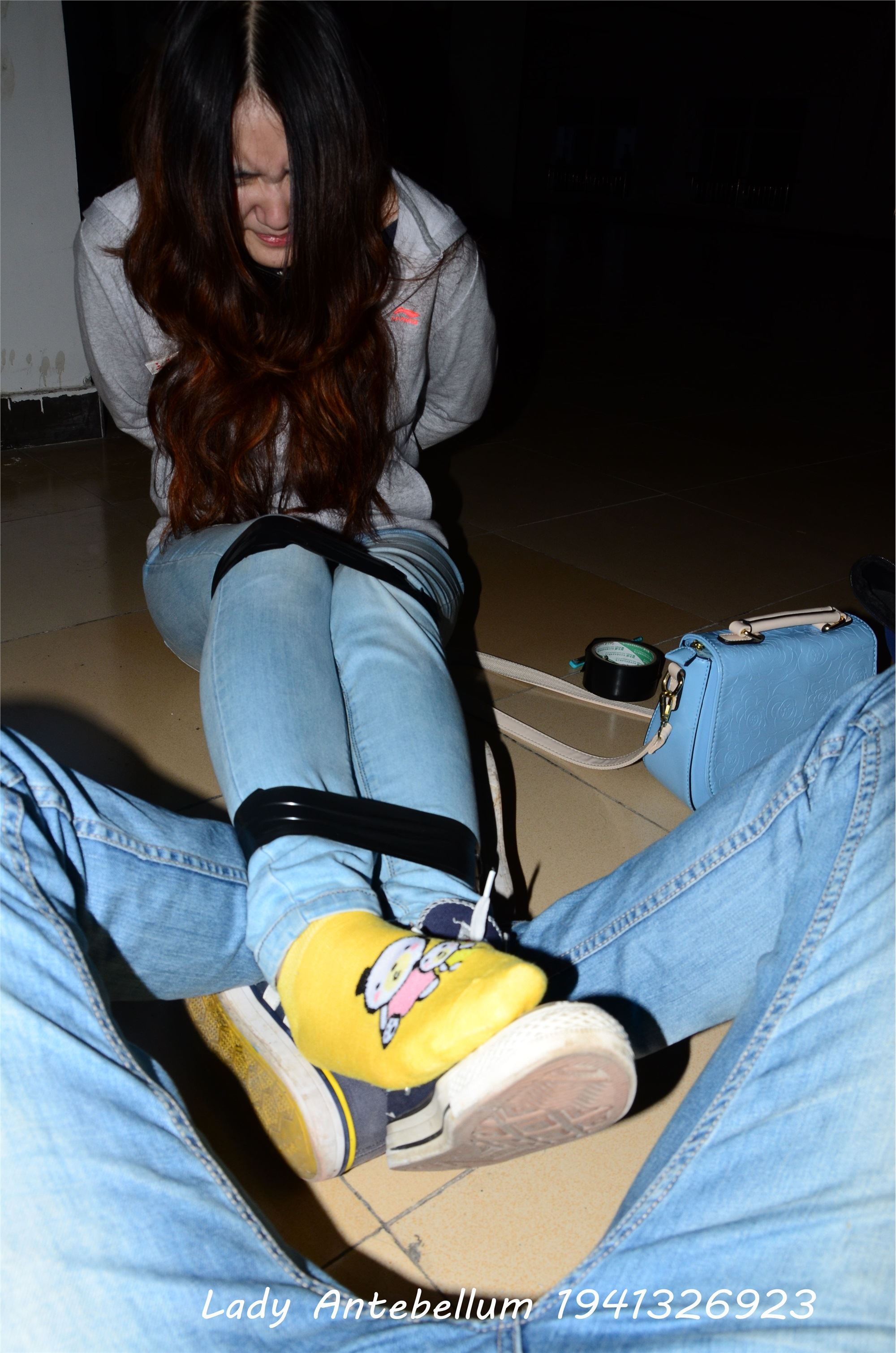 战前女神  恋足美腿棉袜女神级摄影套图 073