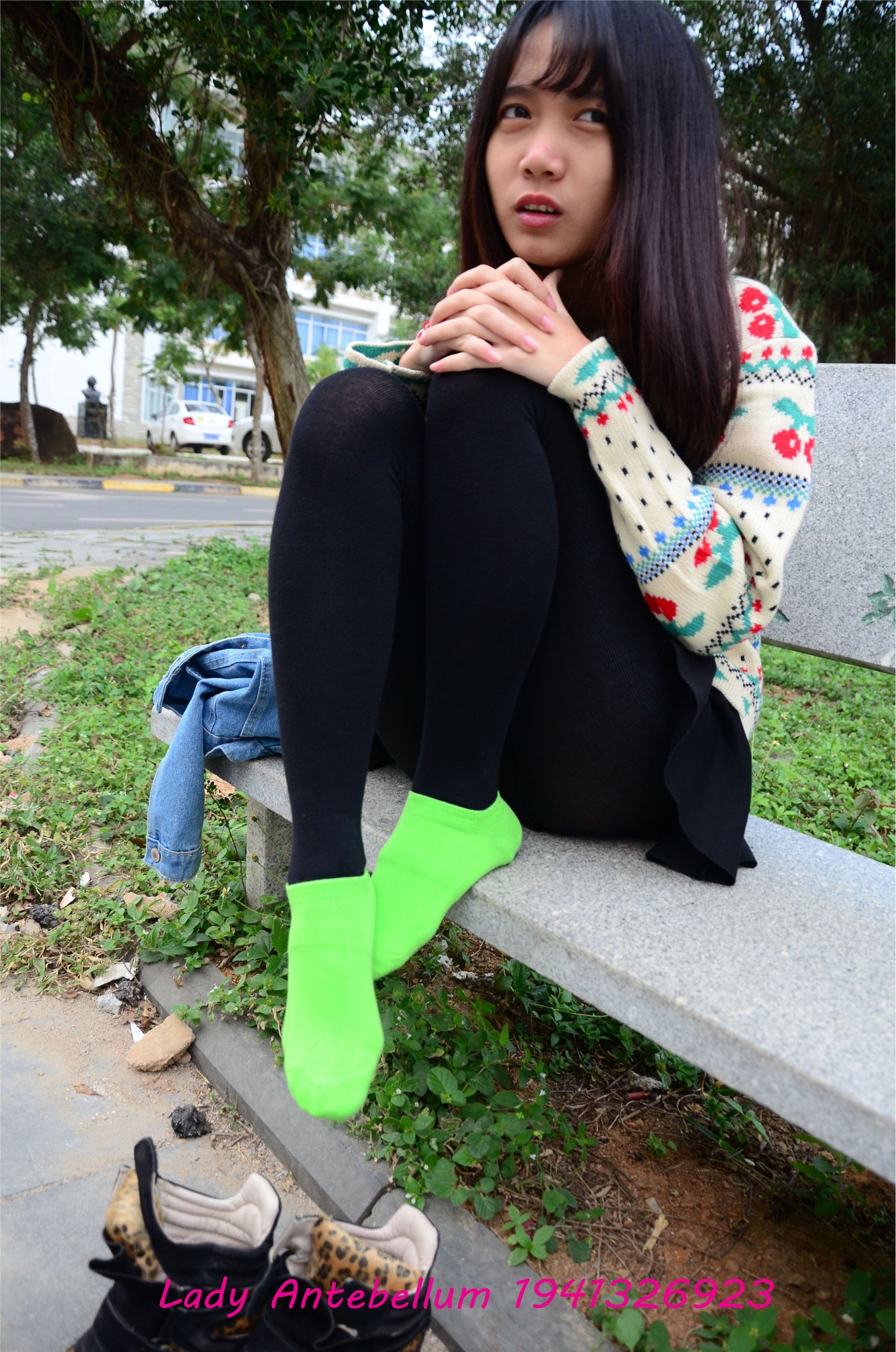 战前女神  恋足美腿棉袜女神级摄影套图 074