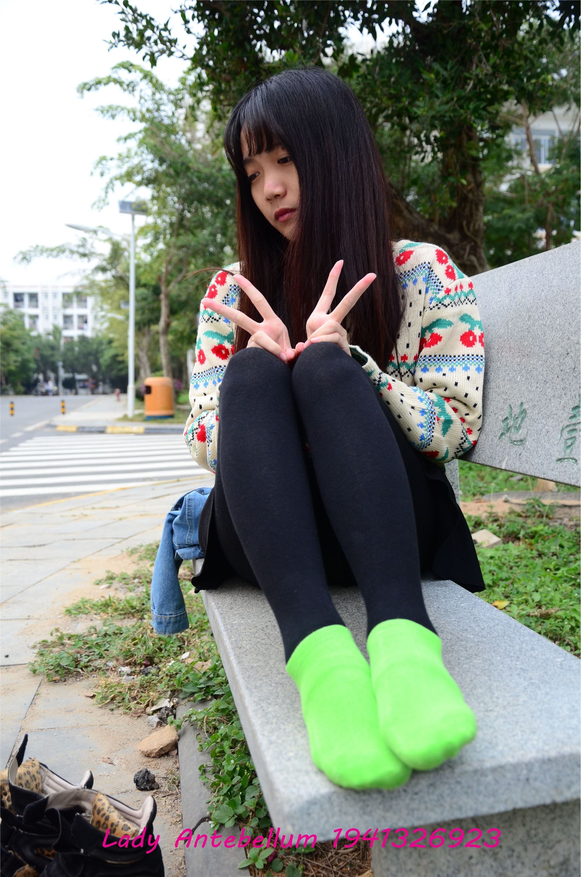 战前女神  恋足美腿棉袜女神级摄影套图 074