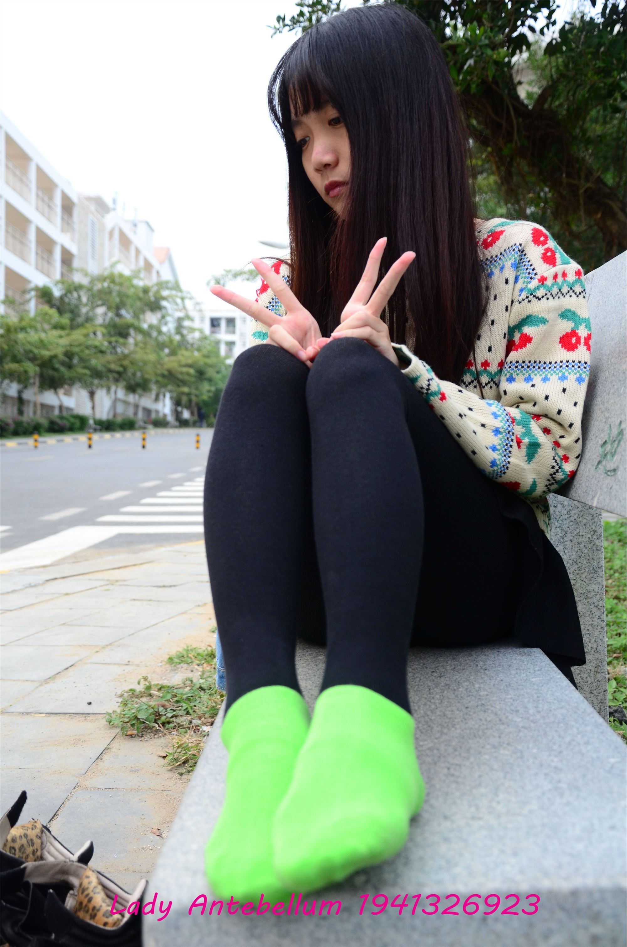 战前女神  恋足美腿棉袜女神级摄影套图 074