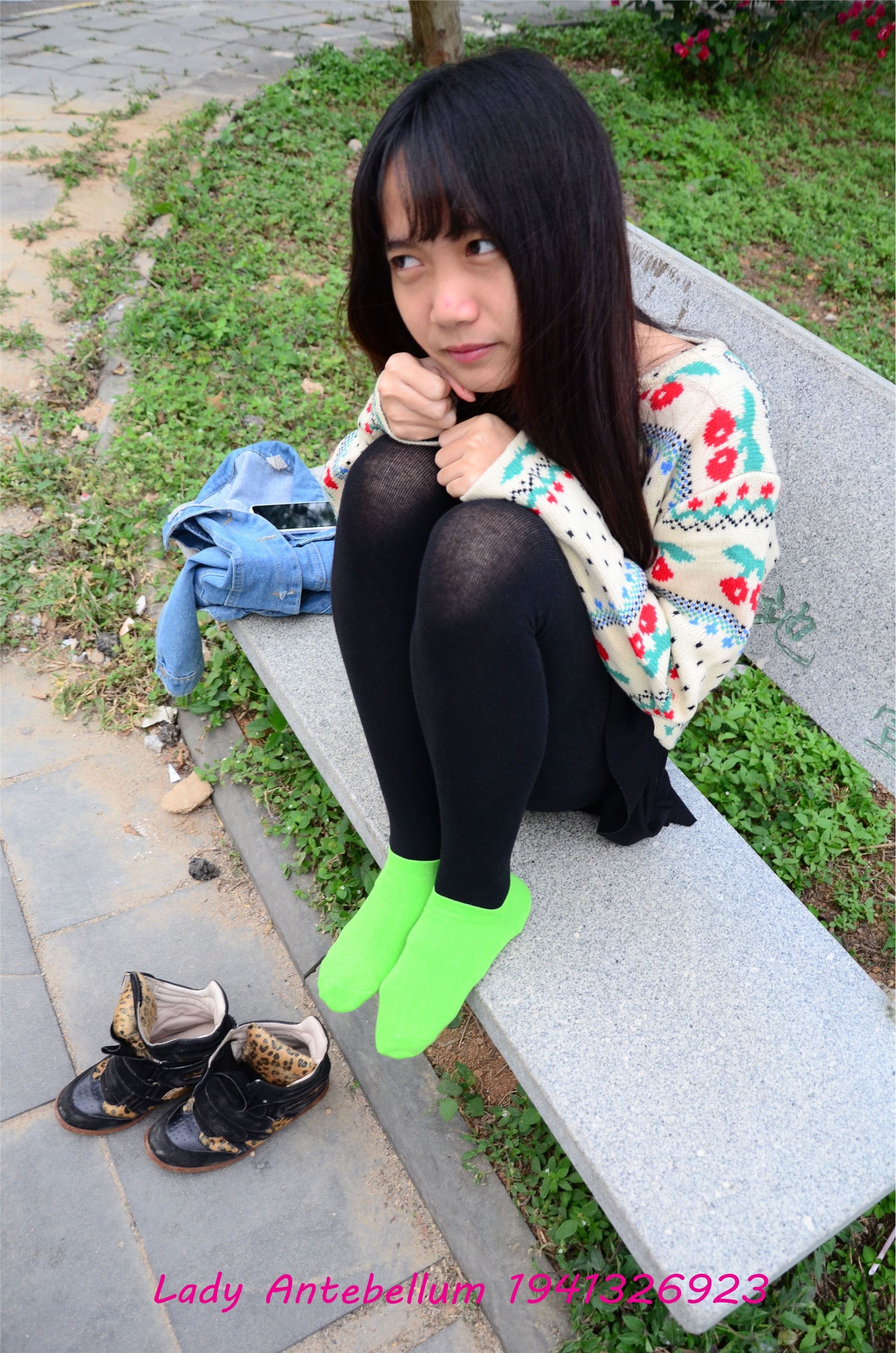 战前女神  恋足美腿棉袜女神级摄影套图 074