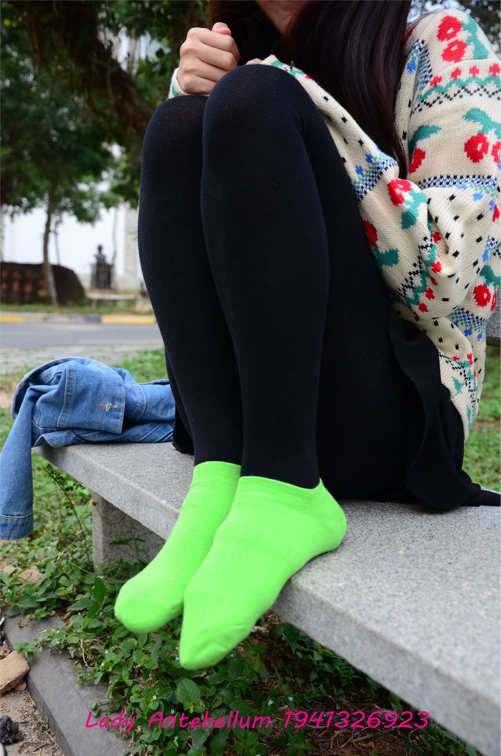 战前女神  恋足美腿棉袜女神级摄影套图 074