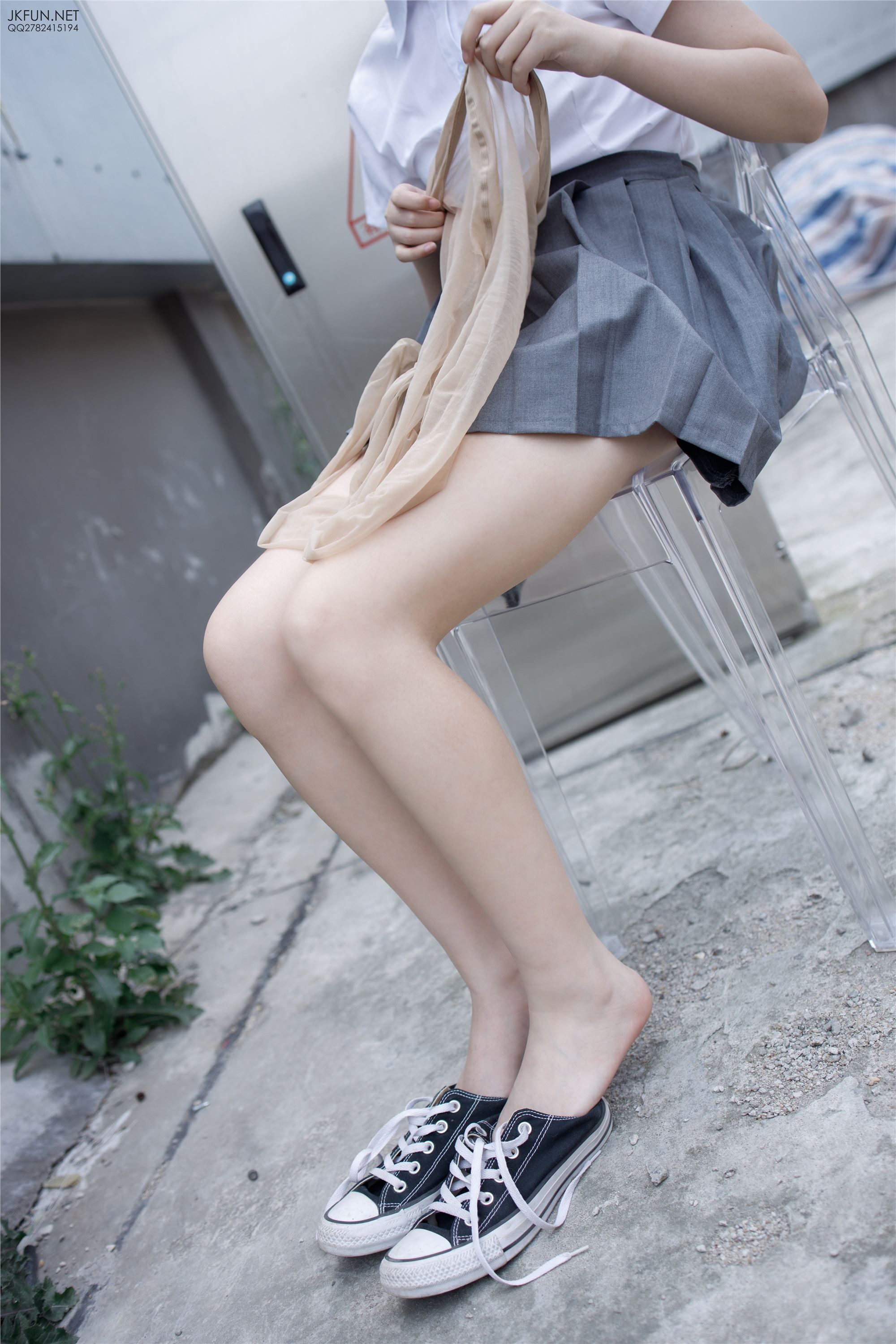 森萝财团萝莉丝足写真 JKFUN-005 卉子