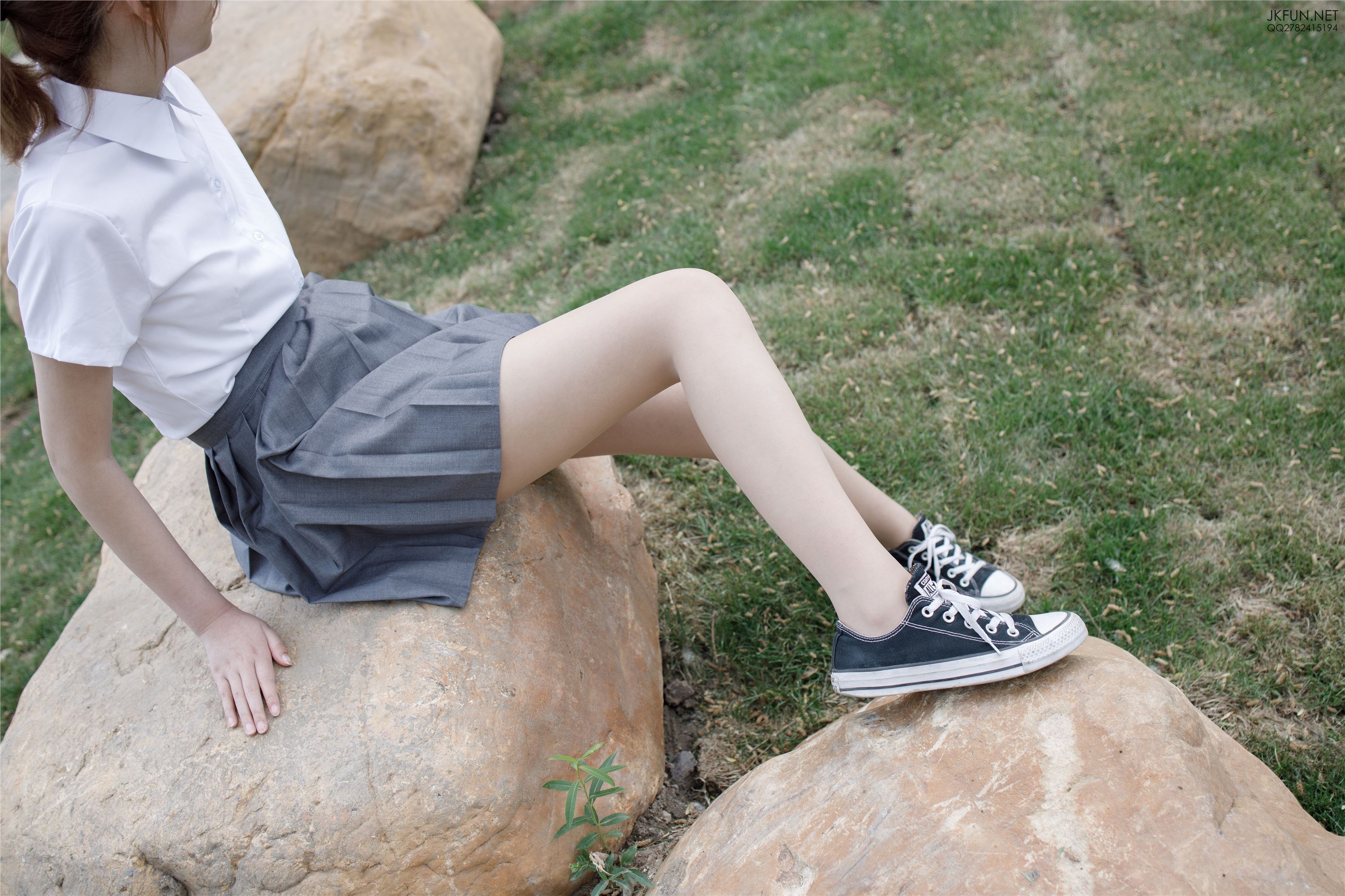 森萝财团萝莉丝足写真 JKFUN-005 卉子