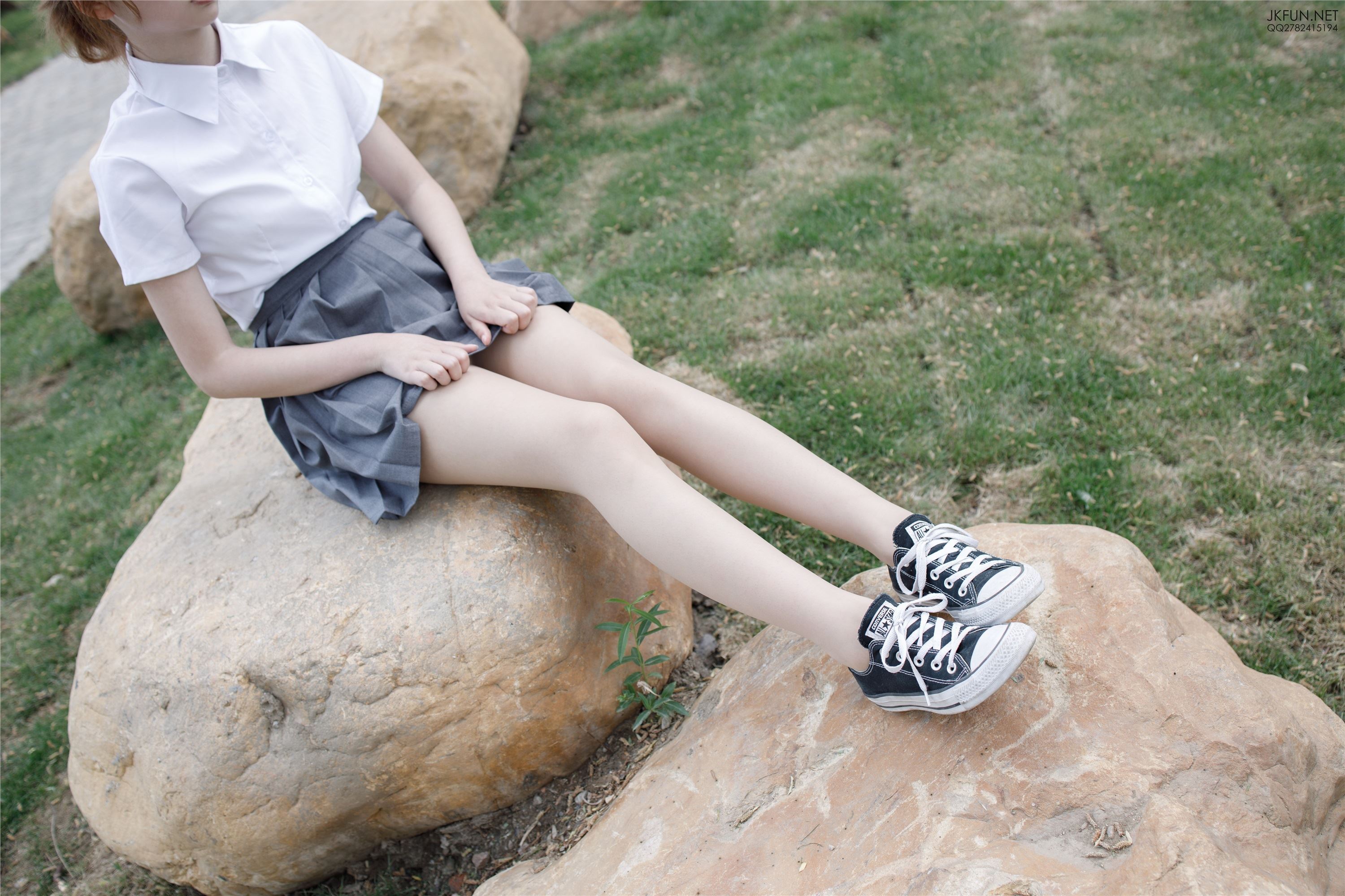 森萝财团萝莉丝足写真 JKFUN-005 卉子