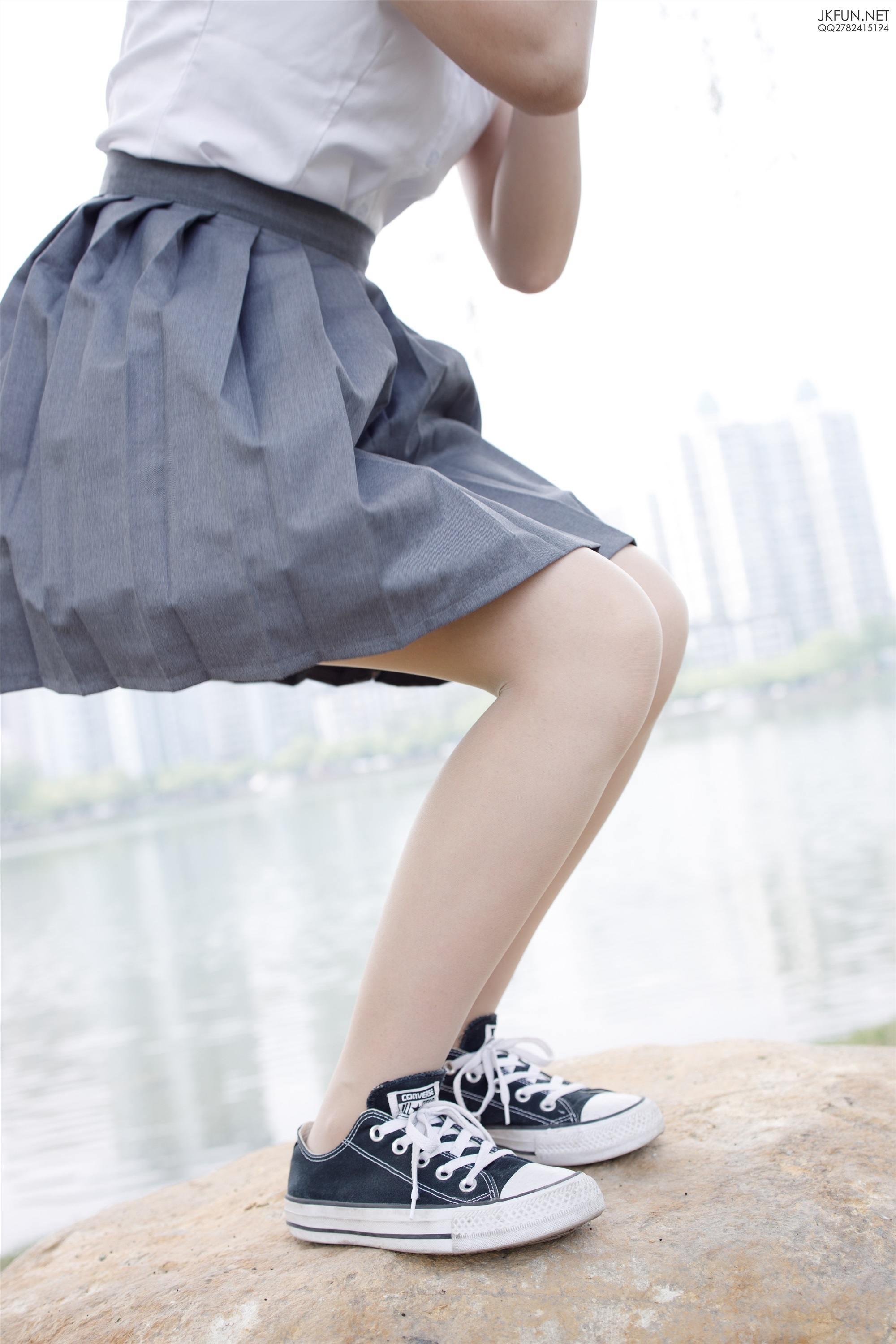 森萝财团萝莉丝足写真 JKFUN-005 卉子