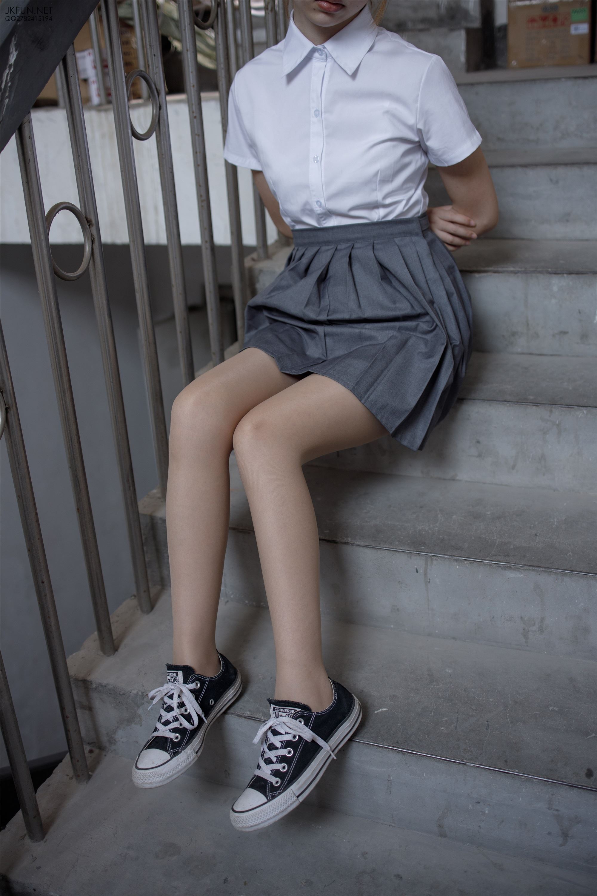 森萝财团萝莉丝足写真 JKFUN-005 卉子