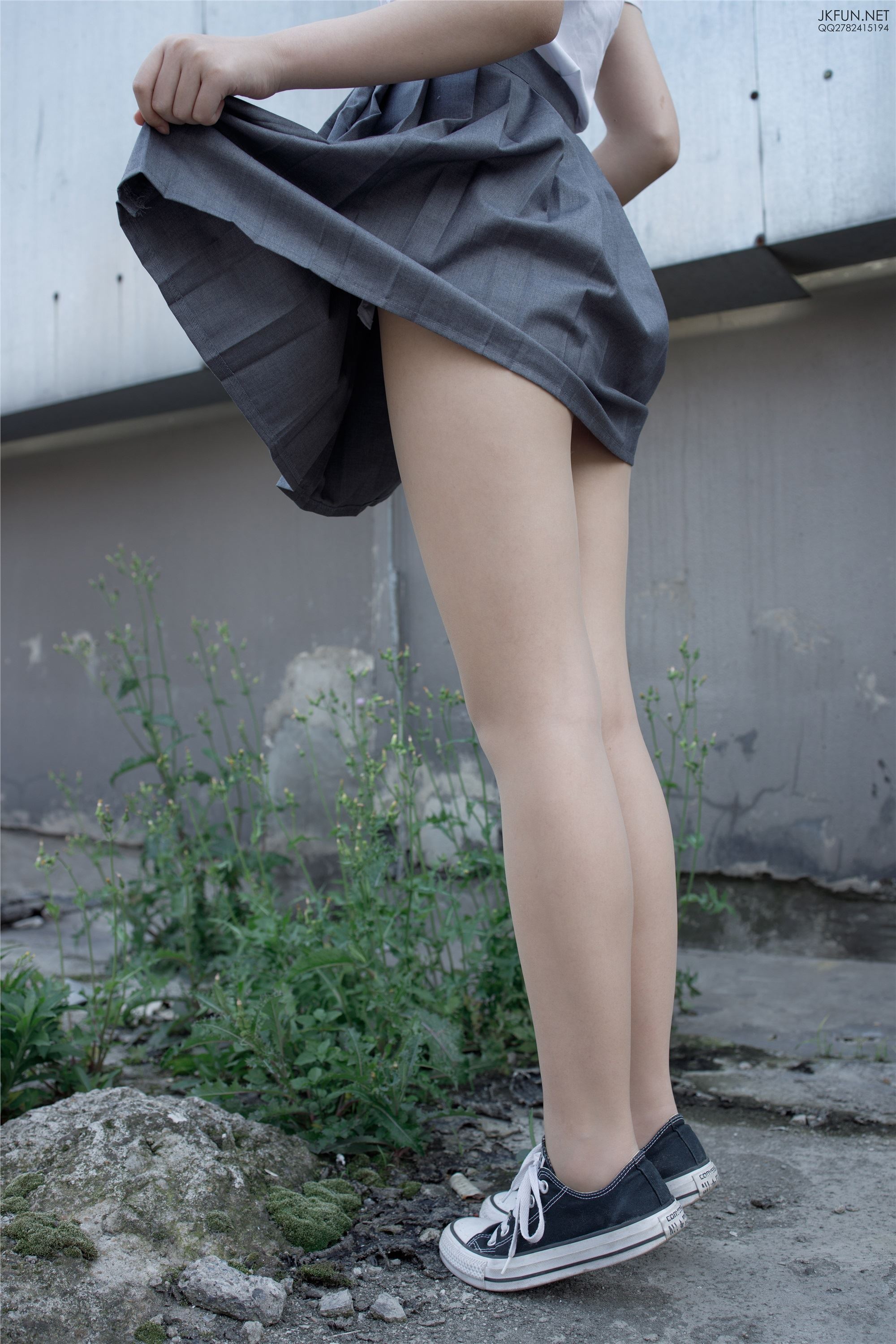 森萝财团萝莉丝足写真 JKFUN-005 卉子