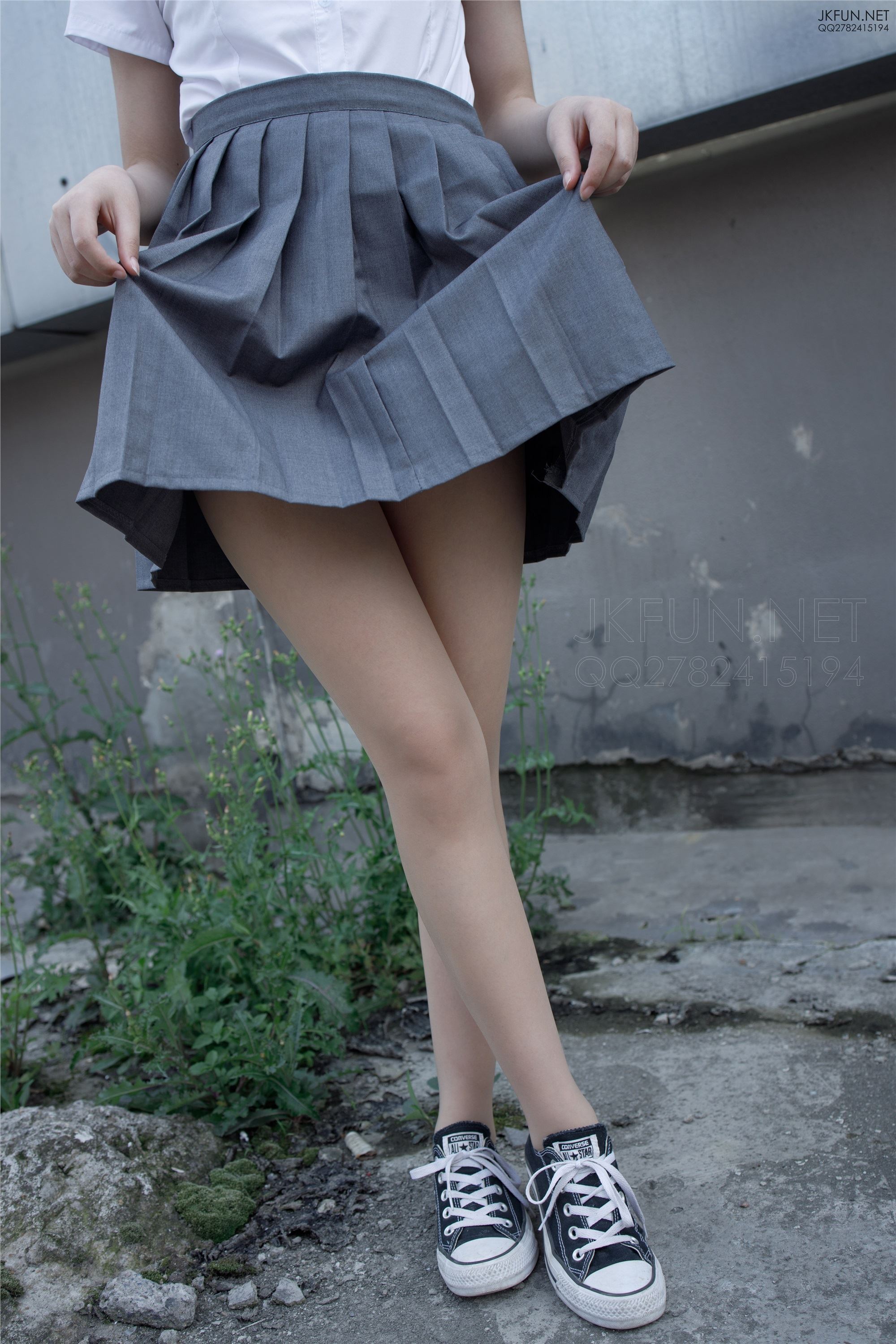 森萝财团萝莉丝足写真 JKFUN-005 卉子