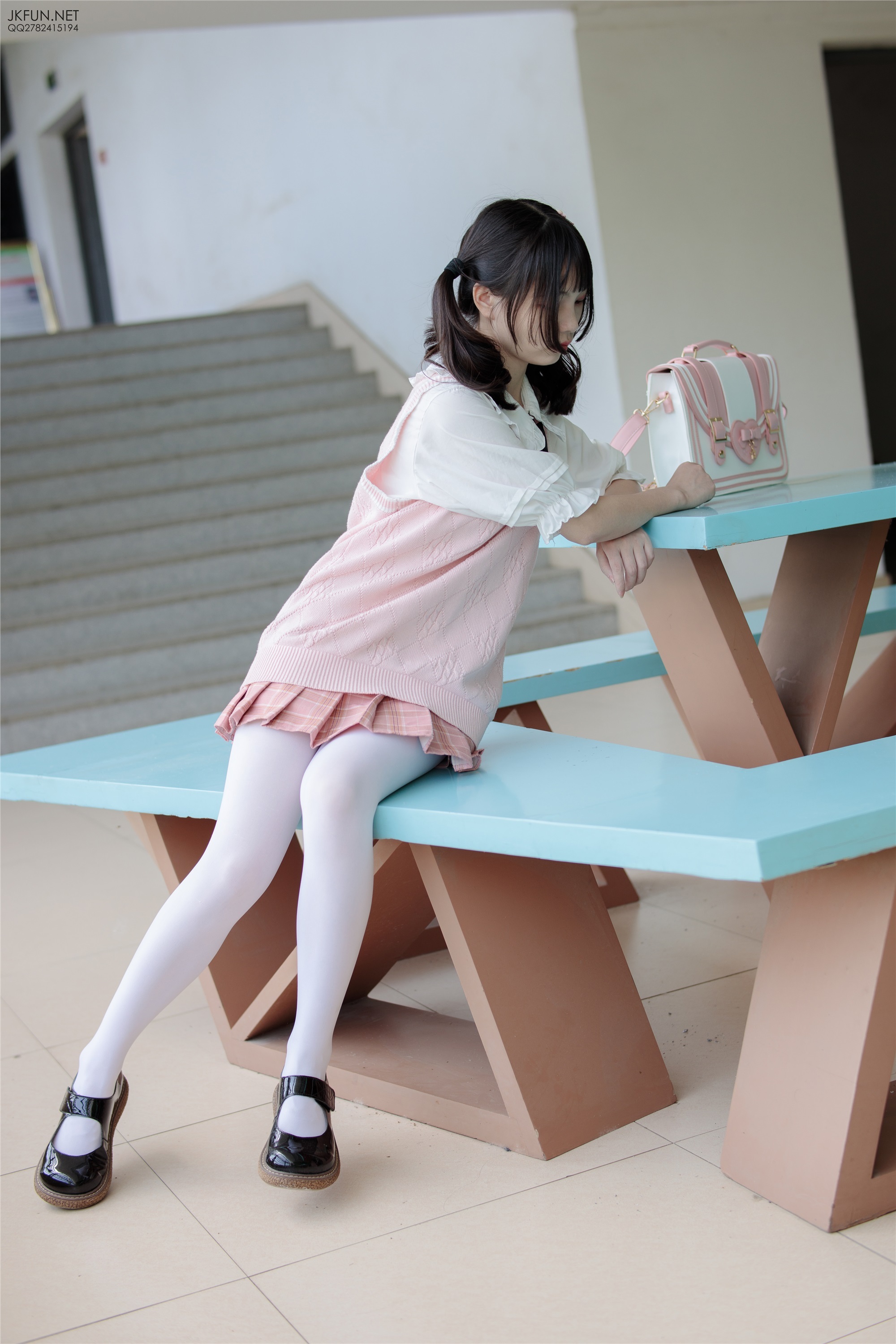 森萝财团萝莉丝足写真 JKFUN-007 默陌 80D白丝