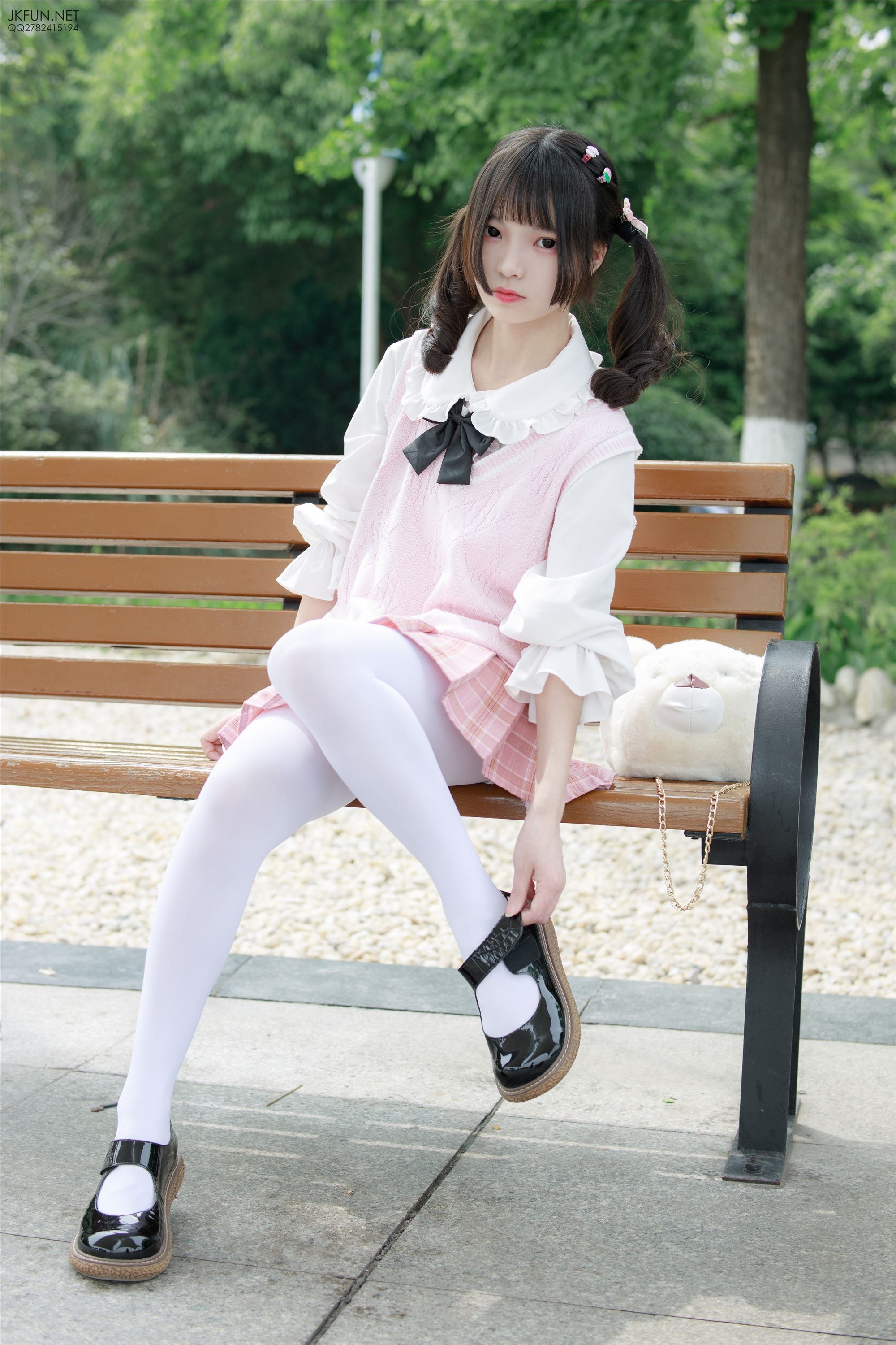 森萝财团萝莉丝足写真 JKFUN-007 默陌 80D白丝