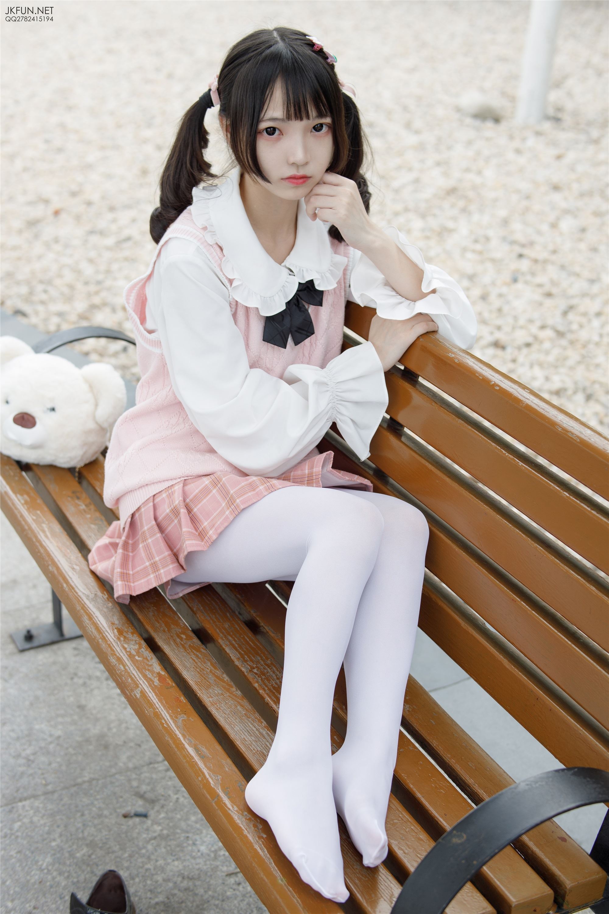 森萝财团萝莉丝足写真 JKFUN-007 默陌 80D白丝