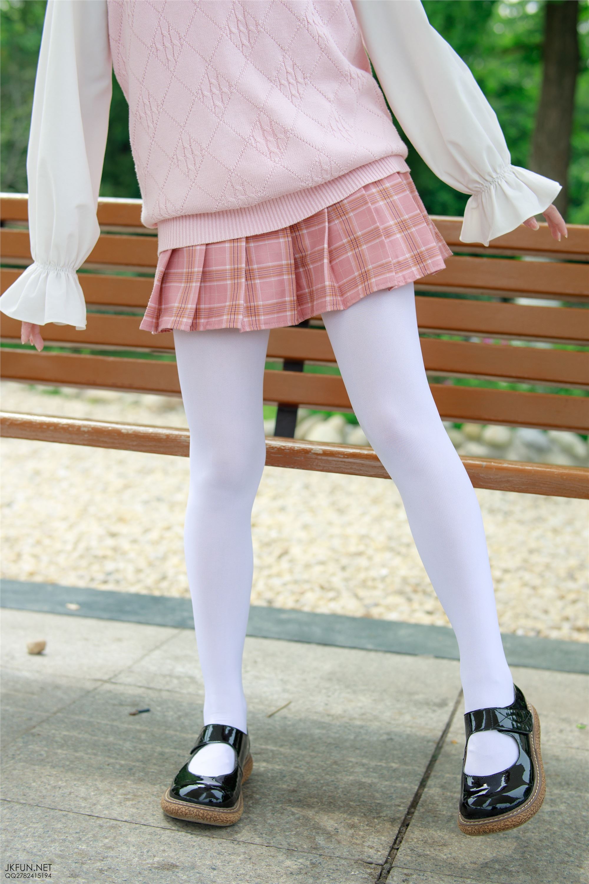 森萝财团萝莉丝足写真 JKFUN-007 默陌 80D白丝