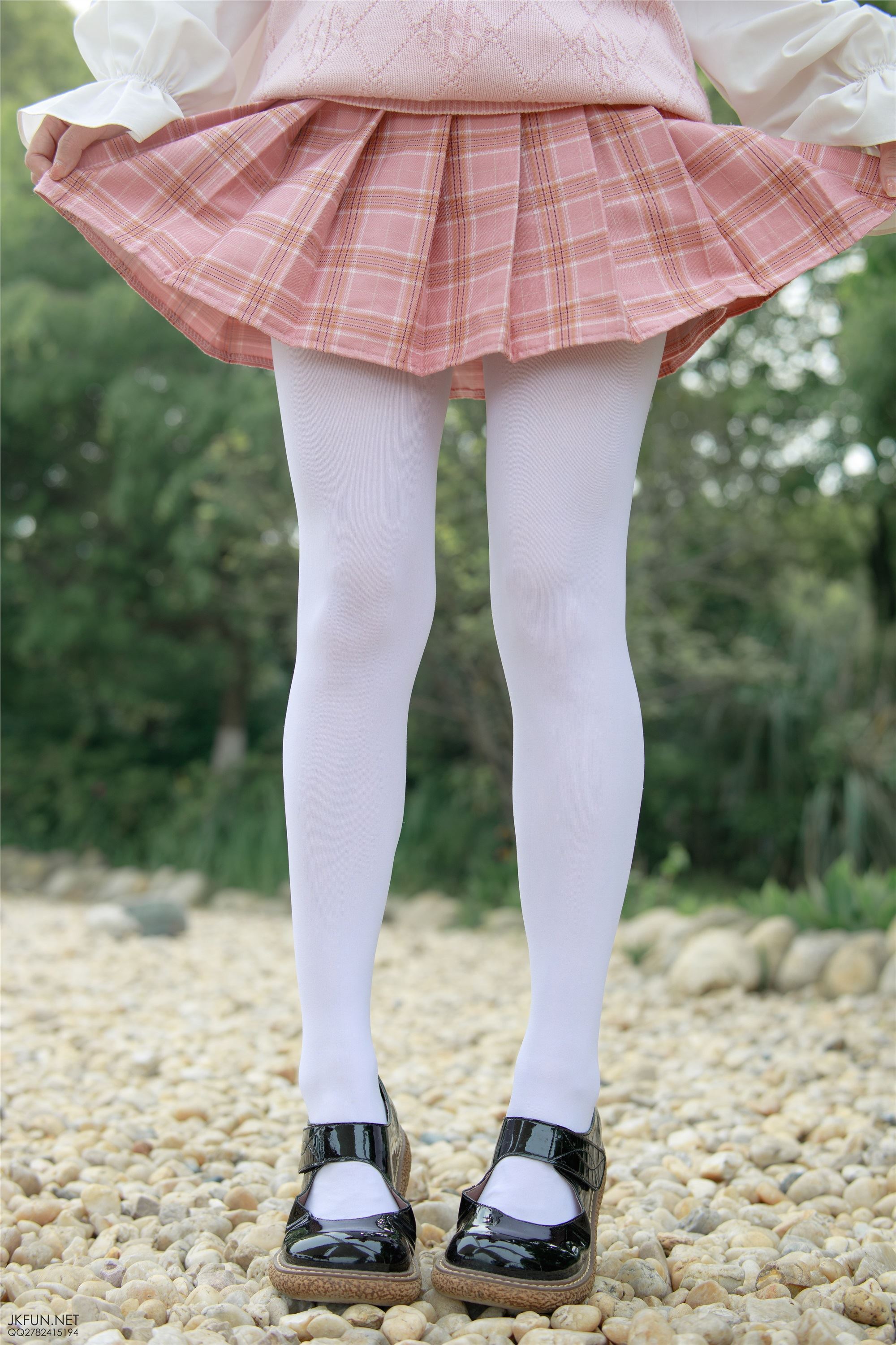 森萝财团萝莉丝足写真 JKFUN-007 默陌 80D白丝