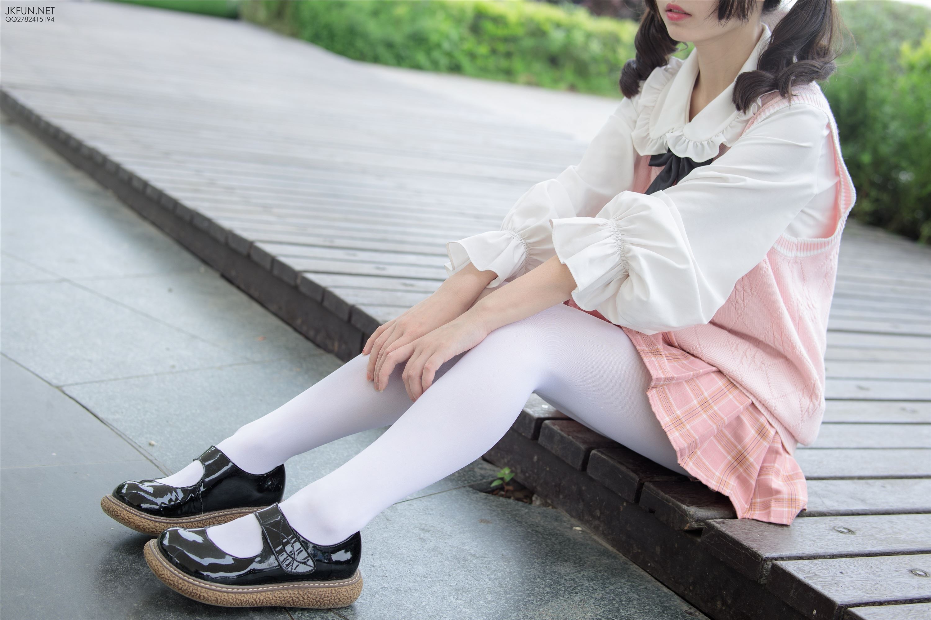 森萝财团萝莉丝足写真 JKFUN-007 默陌 80D白丝