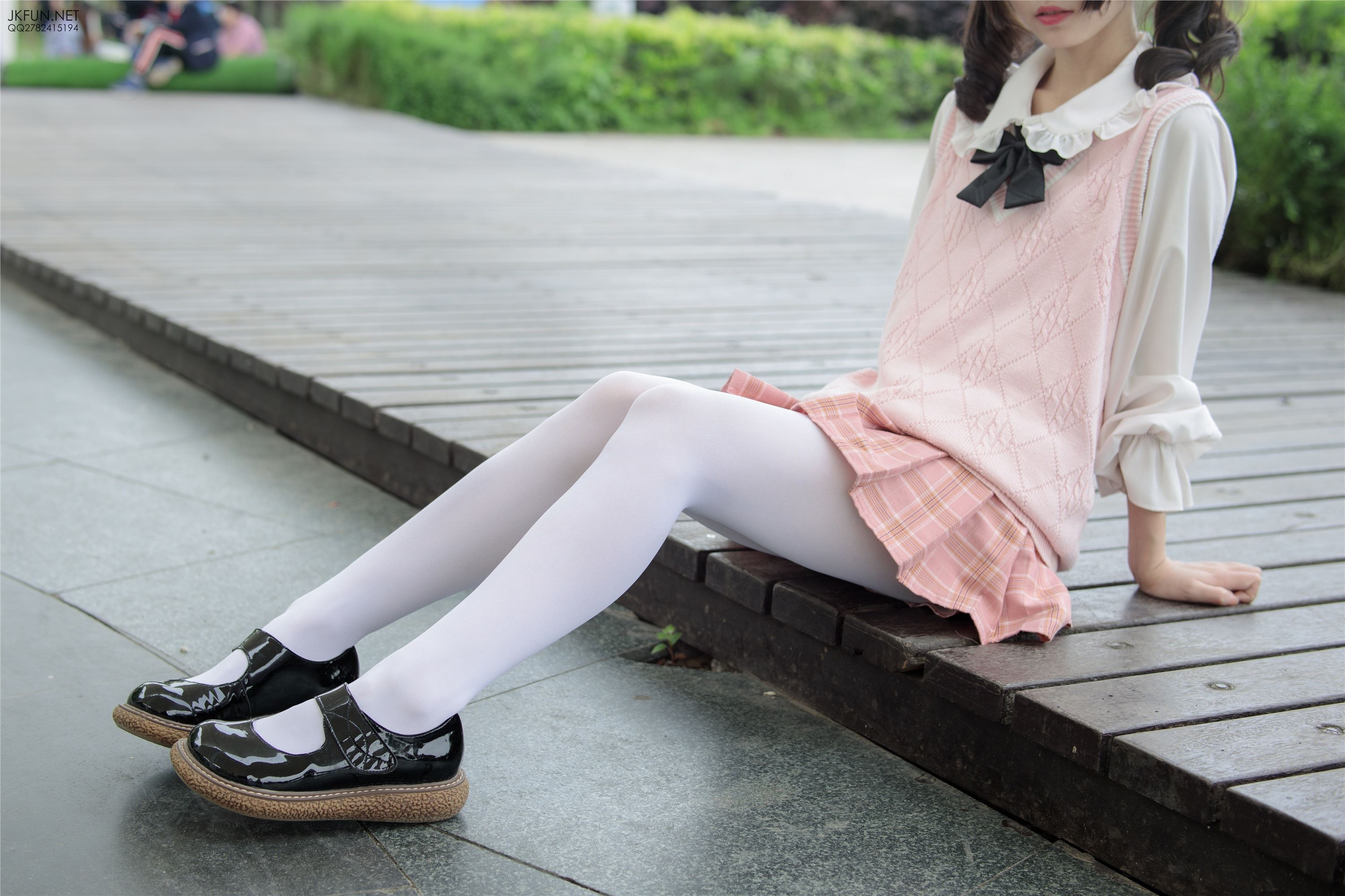 森萝财团萝莉丝足写真 JKFUN-007 默陌 80D白丝