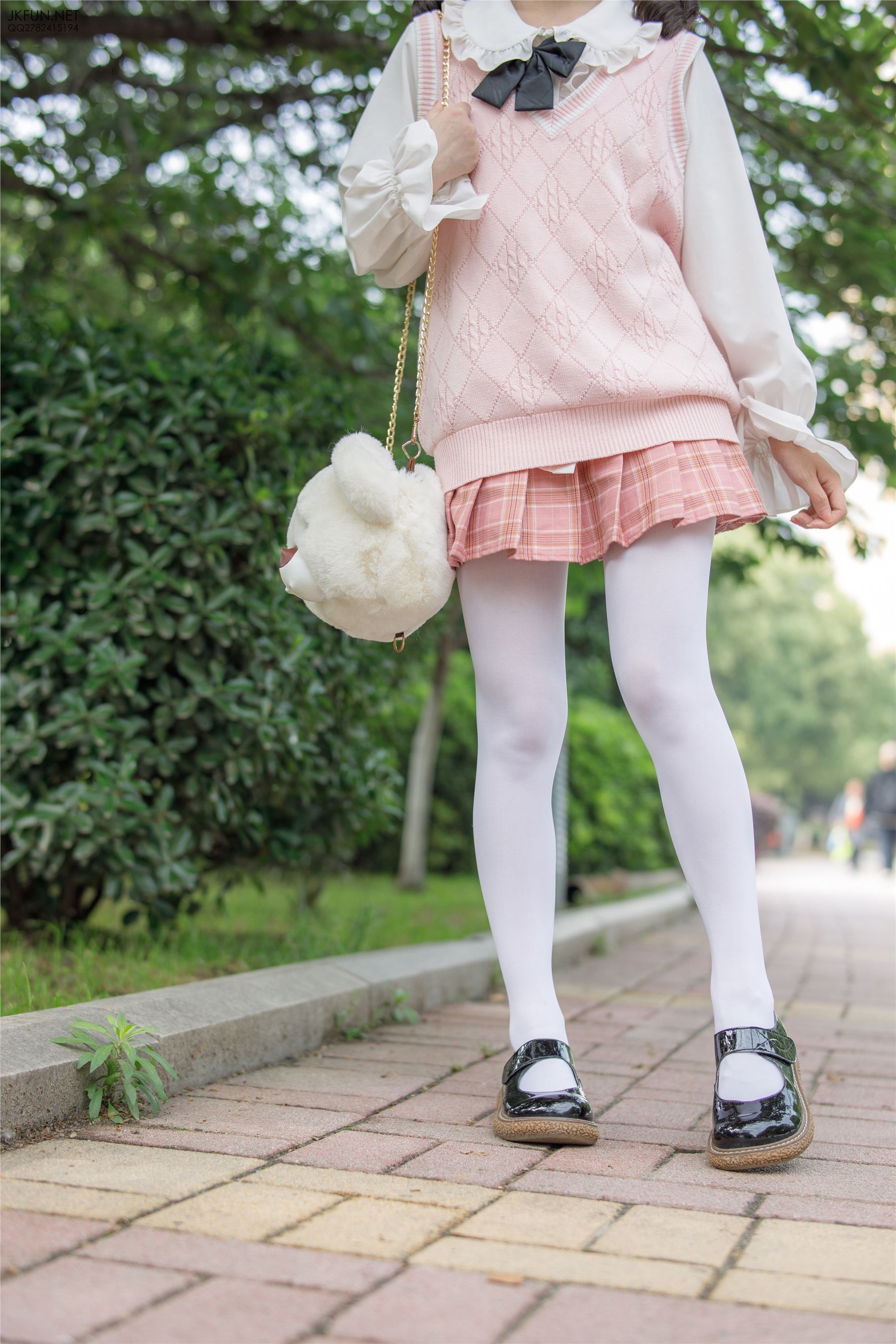 森萝财团萝莉丝足写真 JKFUN-007 默陌 80D白丝