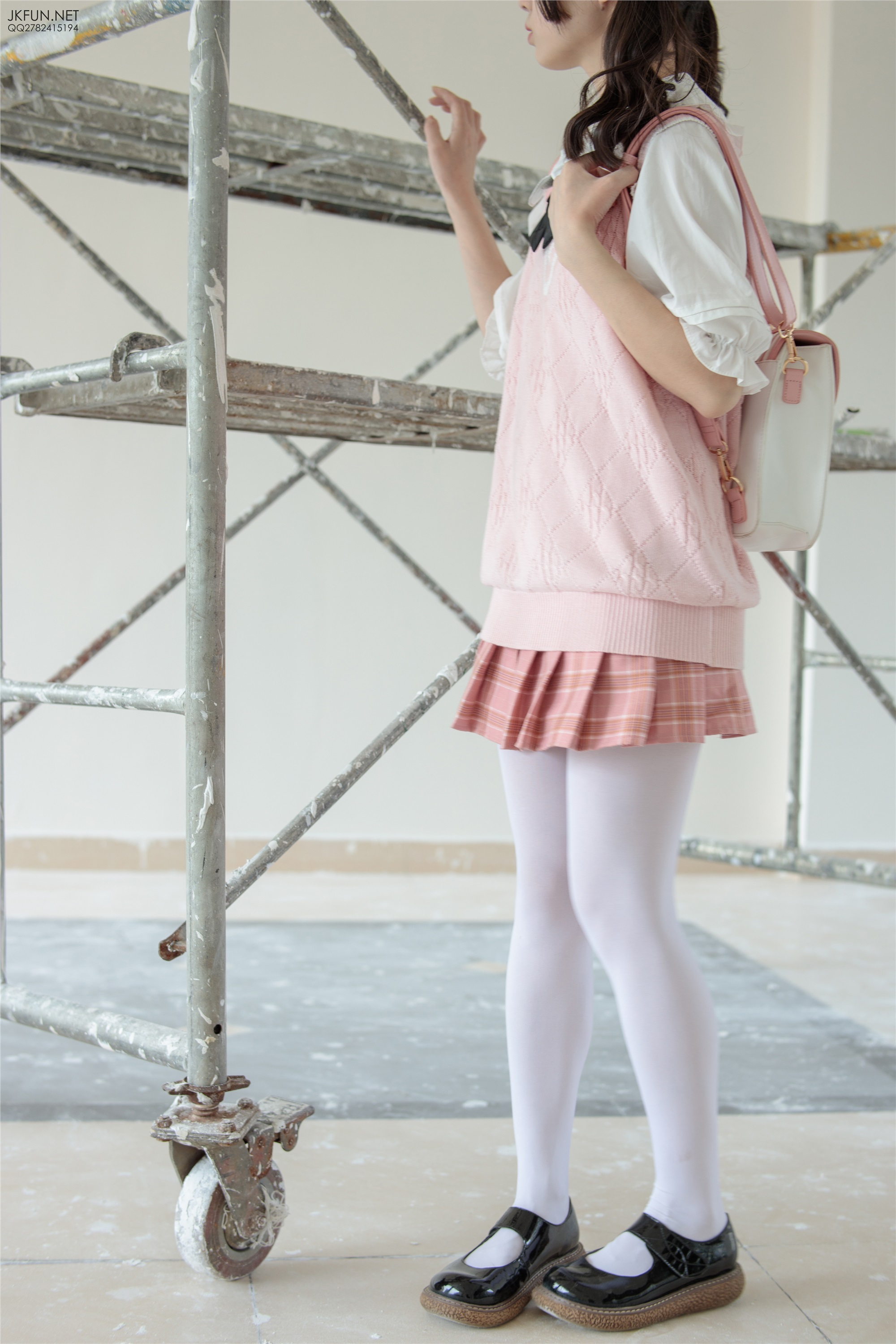 森萝财团萝莉丝足写真 JKFUN-007 默陌 80D白丝