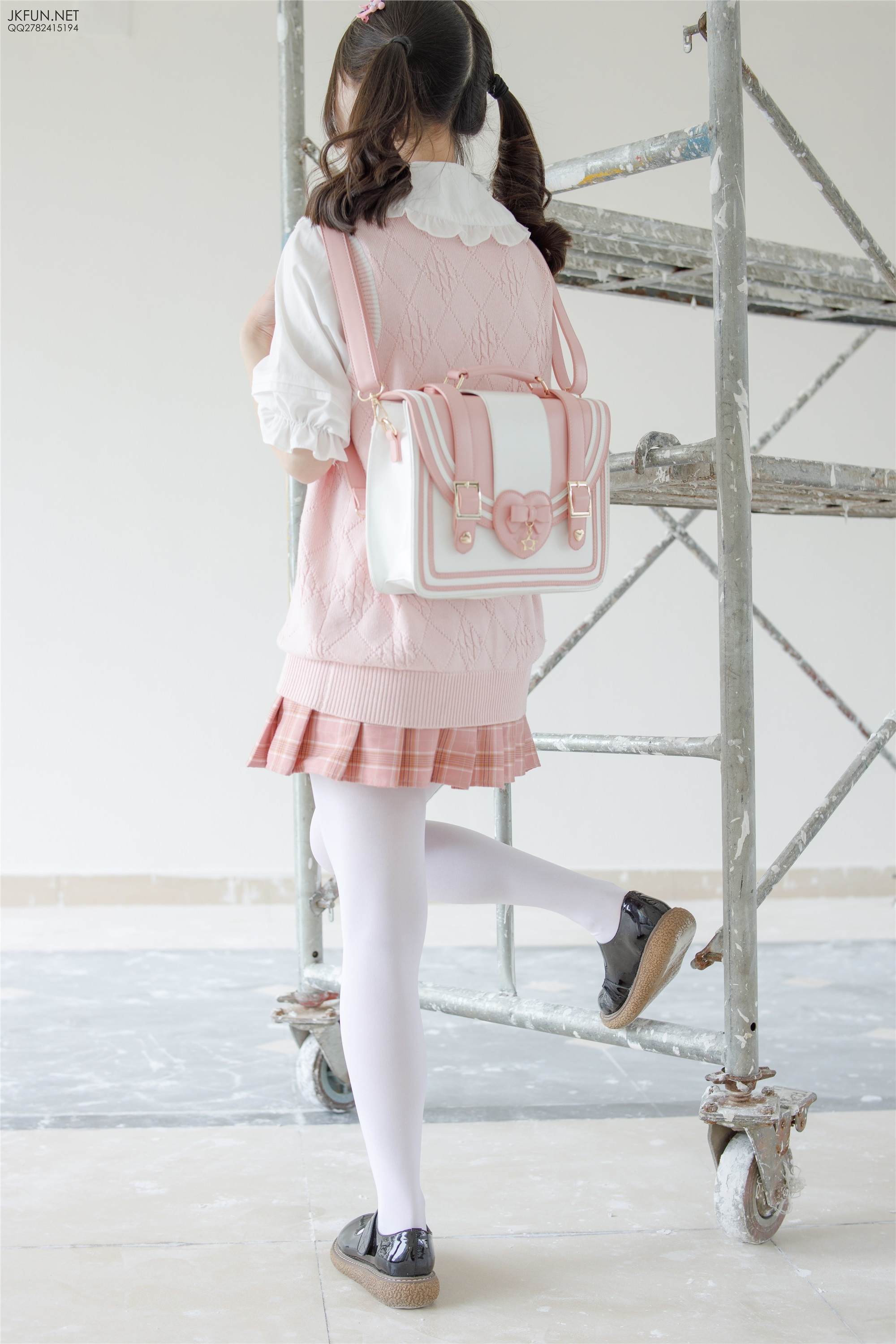 森萝财团萝莉丝足写真 JKFUN-007 默陌 80D白丝