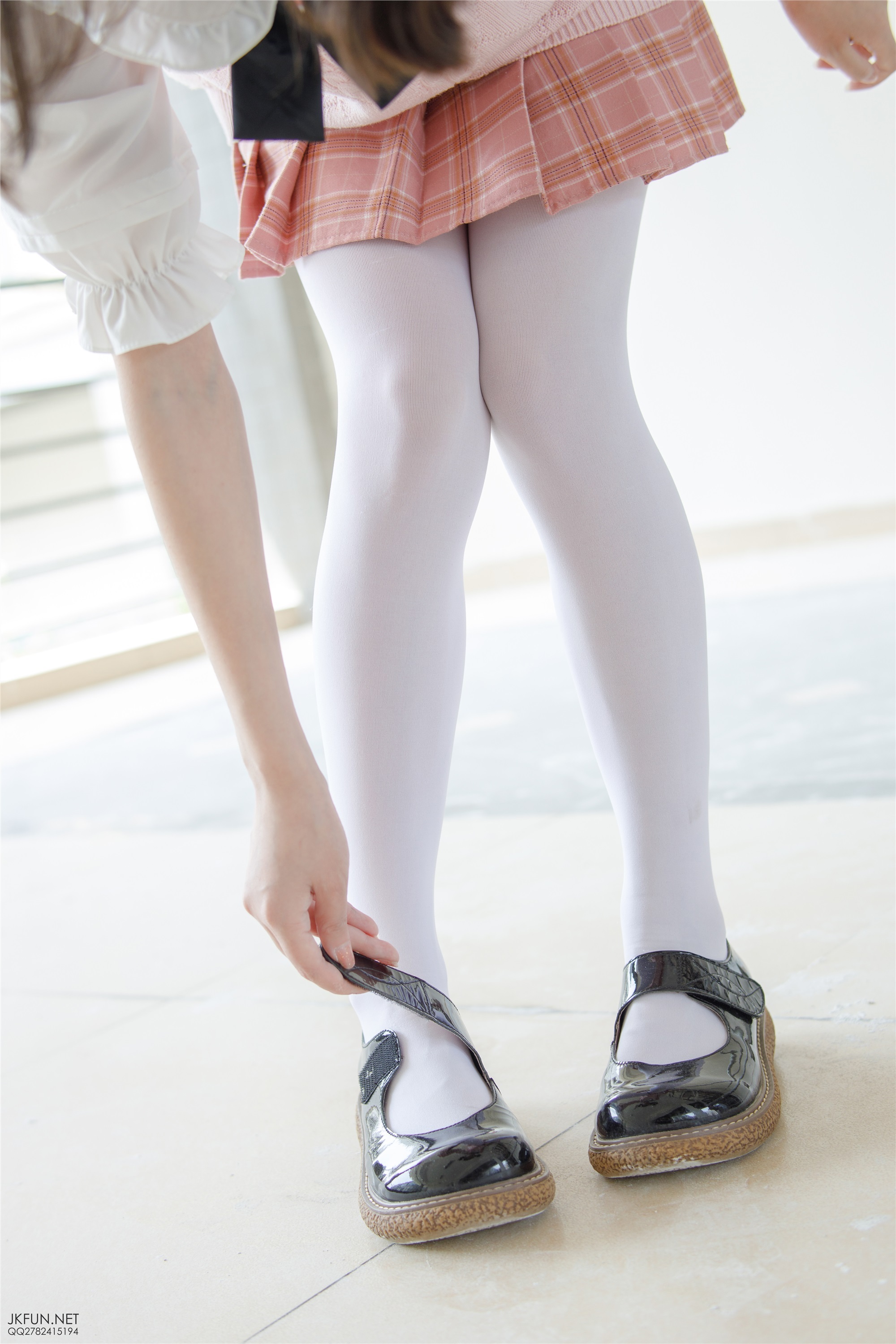 森萝财团萝莉丝足写真 JKFUN-007 默陌 80D白丝