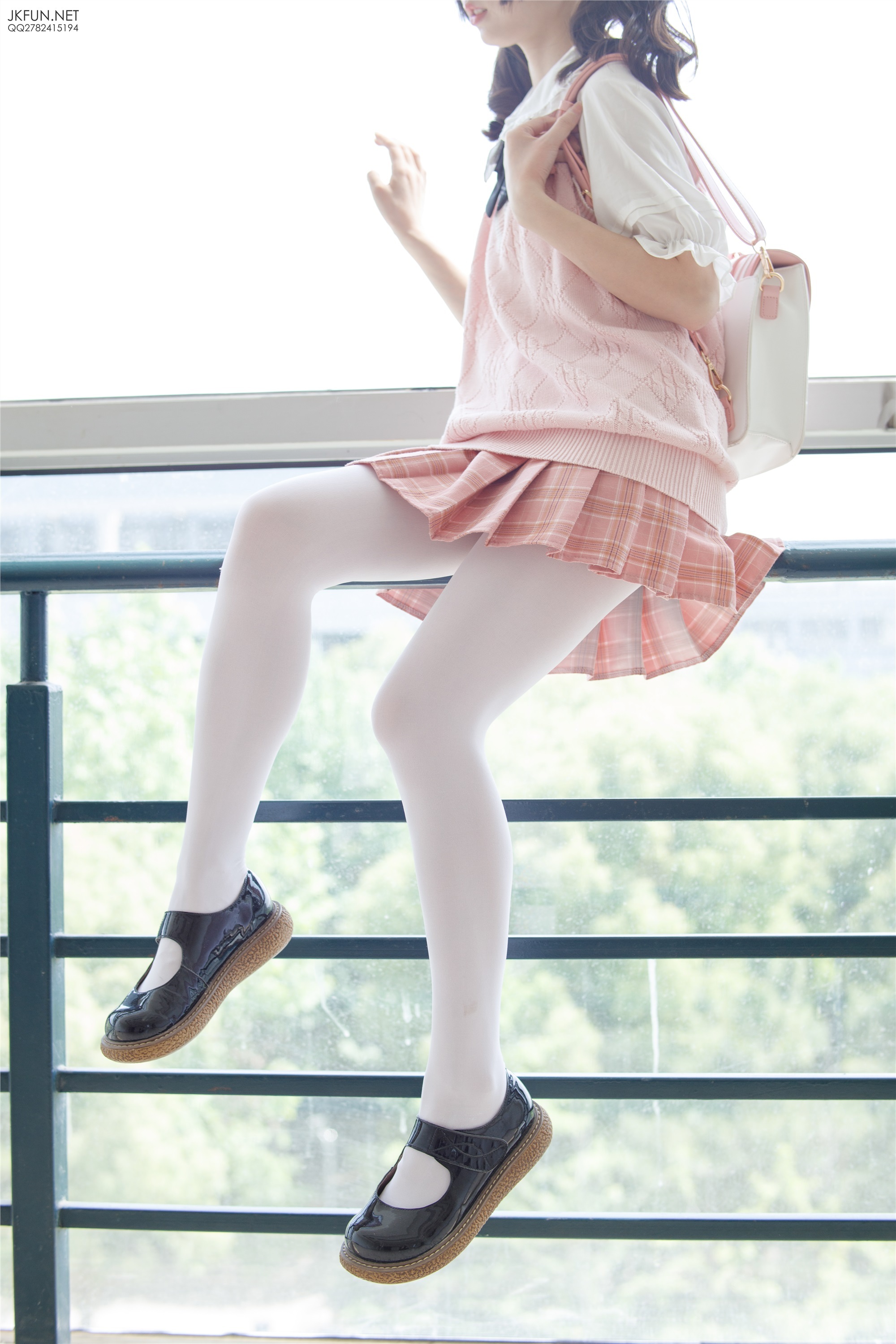 森萝财团萝莉丝足写真 JKFUN-007 默陌 80D白丝