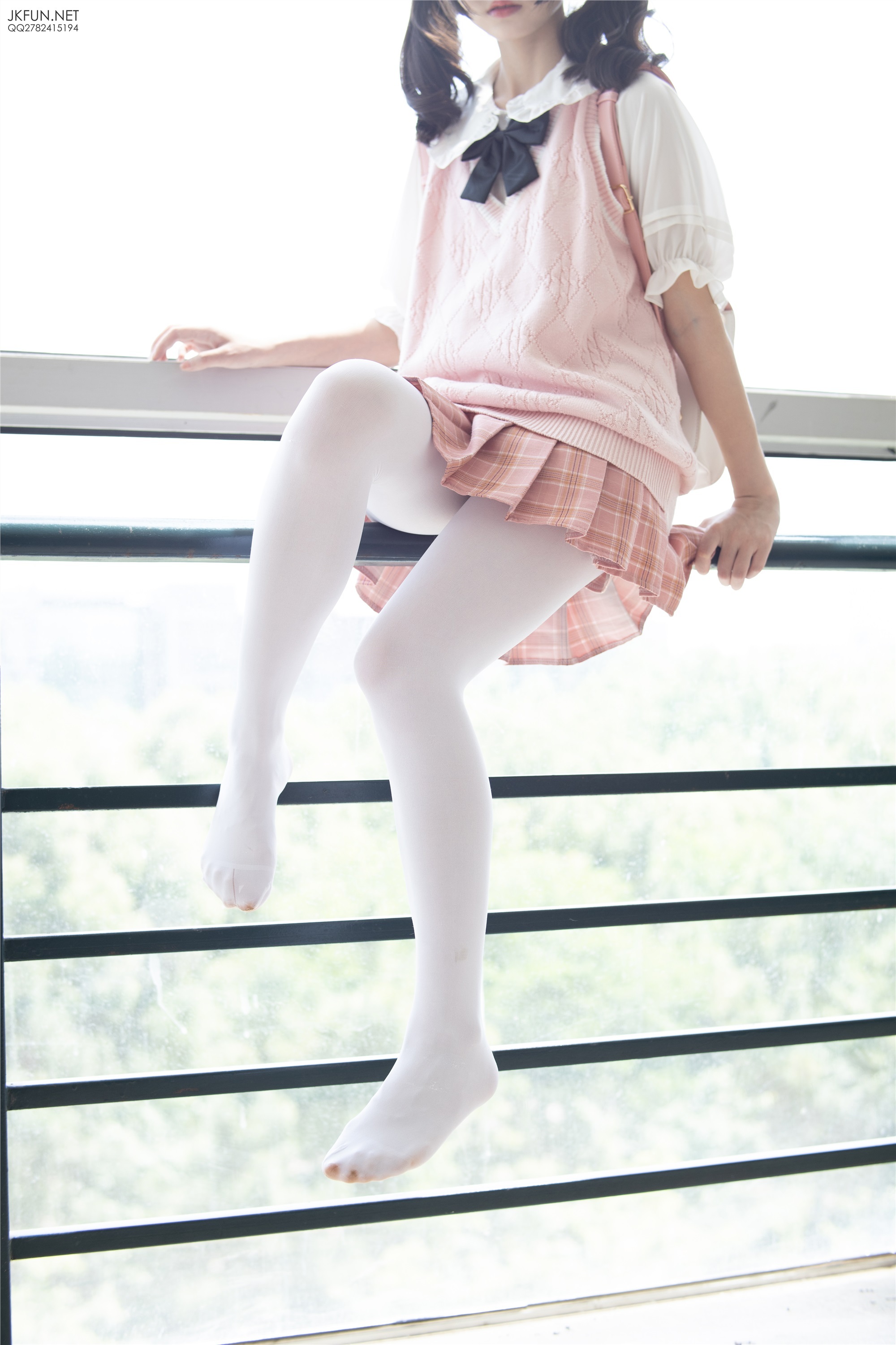 森萝财团萝莉丝足写真 JKFUN-007 默陌 80D白丝