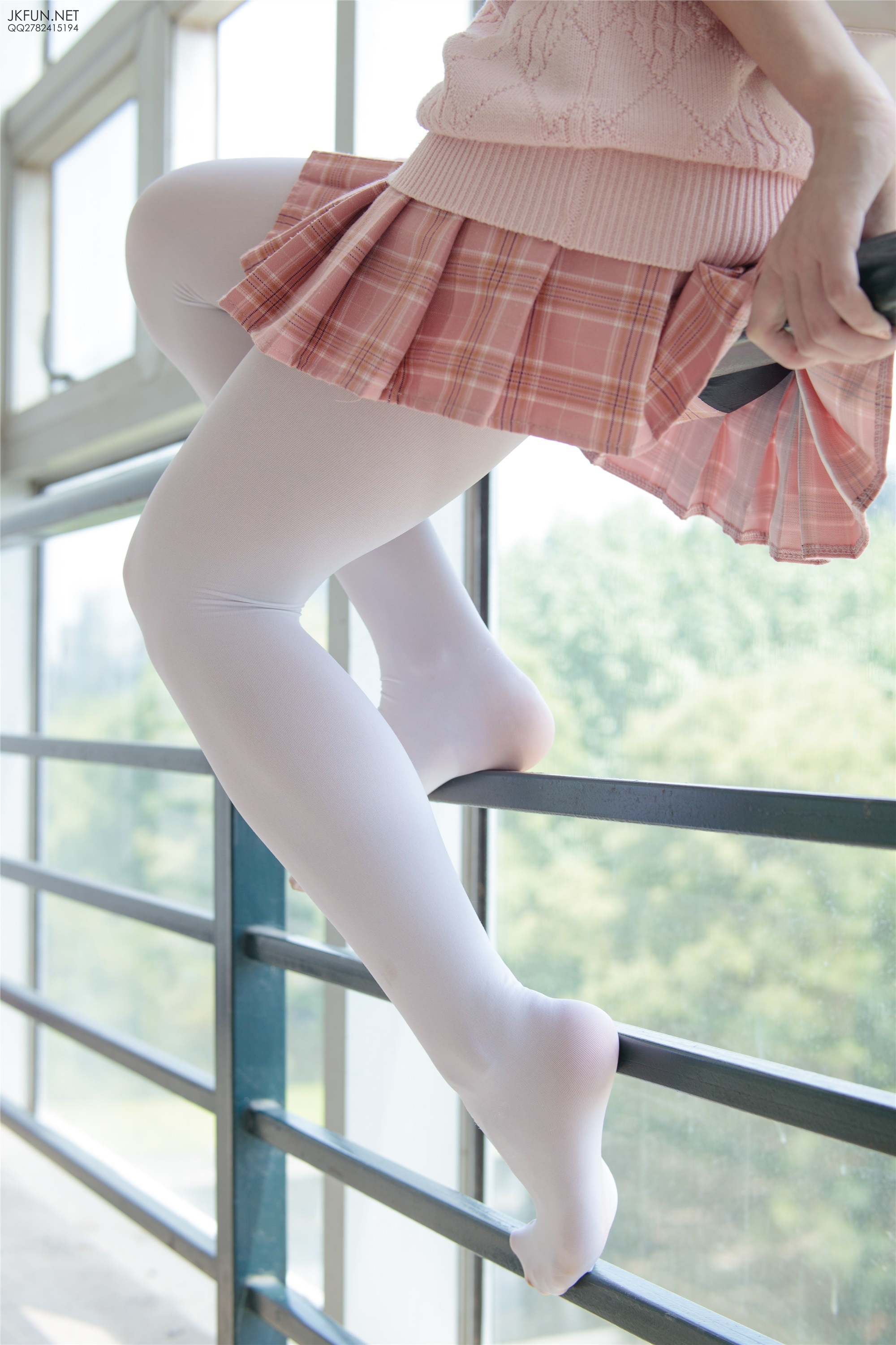 森萝财团萝莉丝足写真 JKFUN-007 默陌 80D白丝