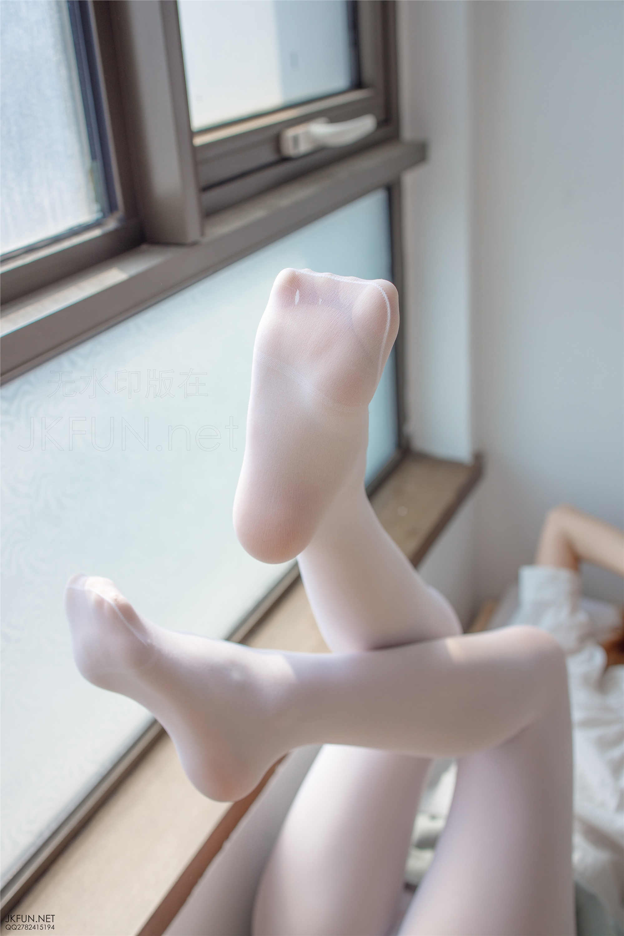 森萝财团萝莉丝足写真 JKFUN-009 50D白丝按摩仪