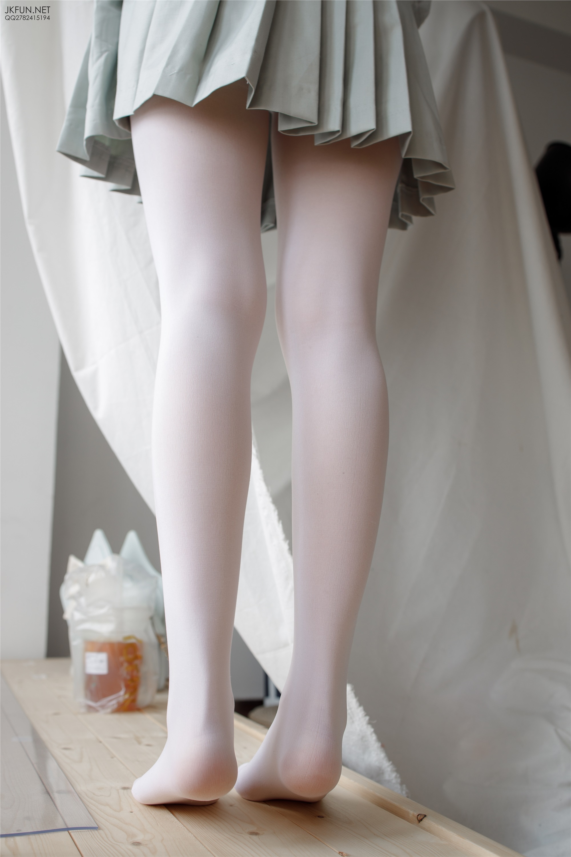 森萝财团萝莉丝足写真 JKFUN-009 50D白丝按摩仪