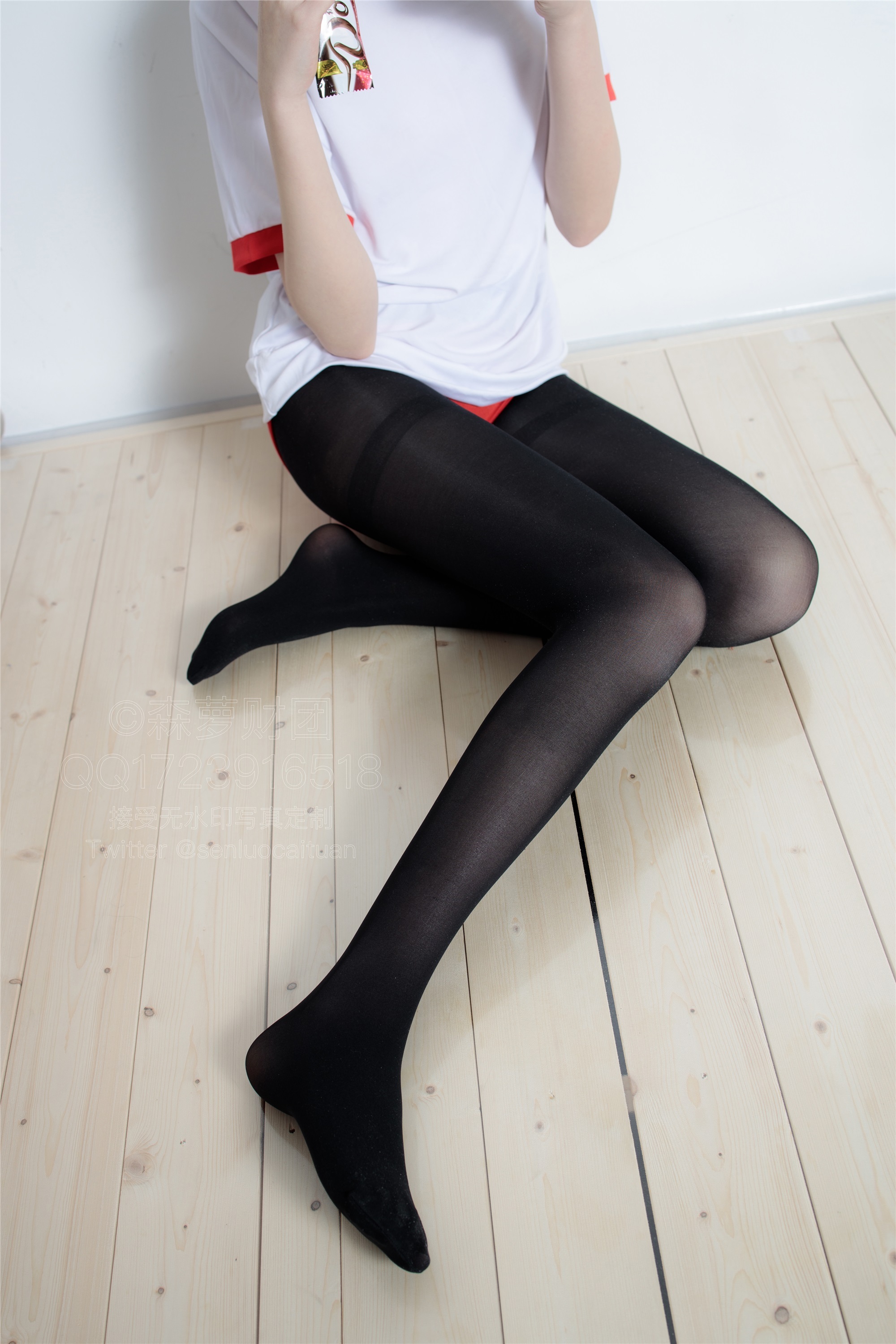 森萝财团萝莉丝足写真 WTMSB-001 红色布鲁马50D黑丝