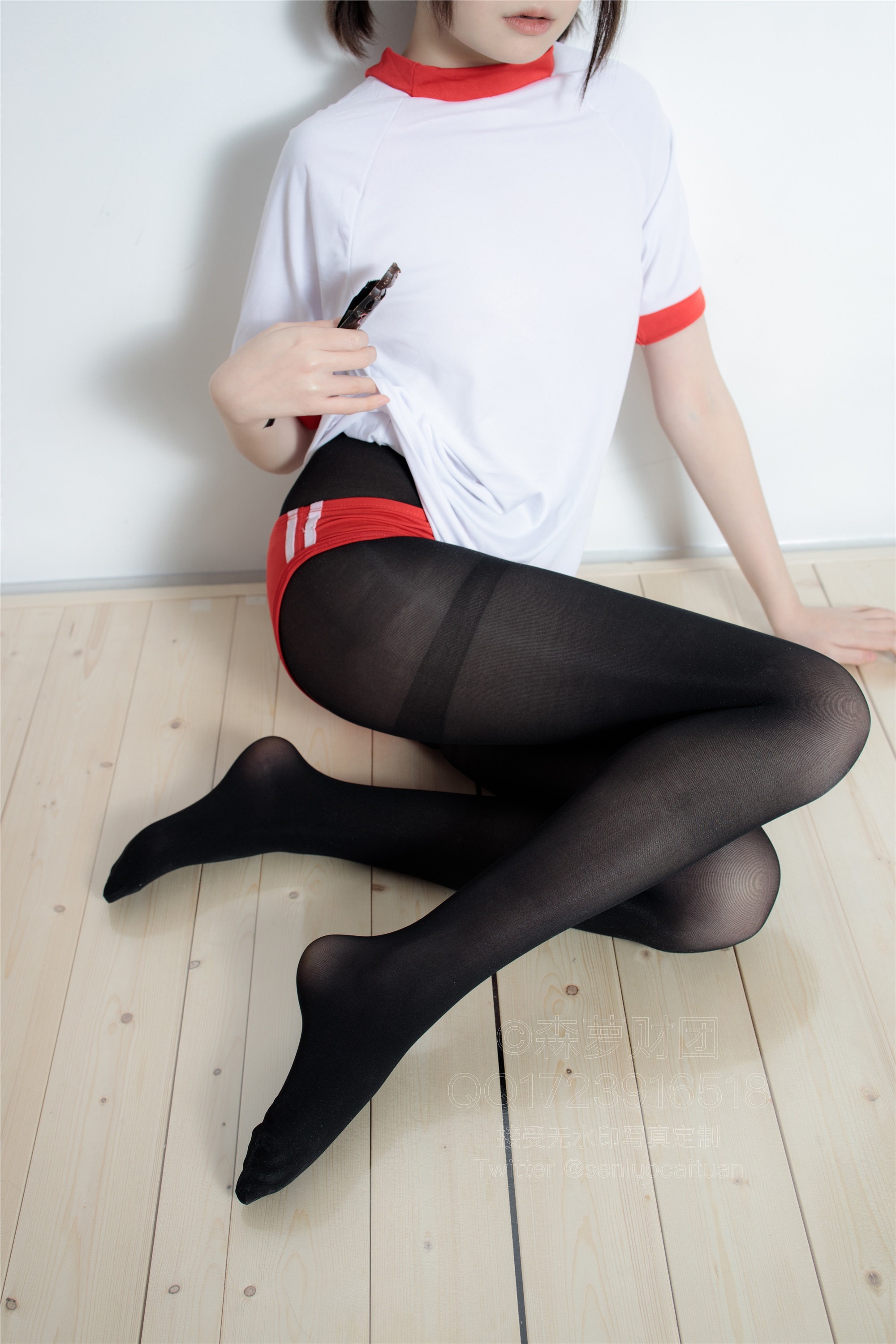 森萝财团萝莉丝足写真 WTMSB-001 红色布鲁马50D黑丝