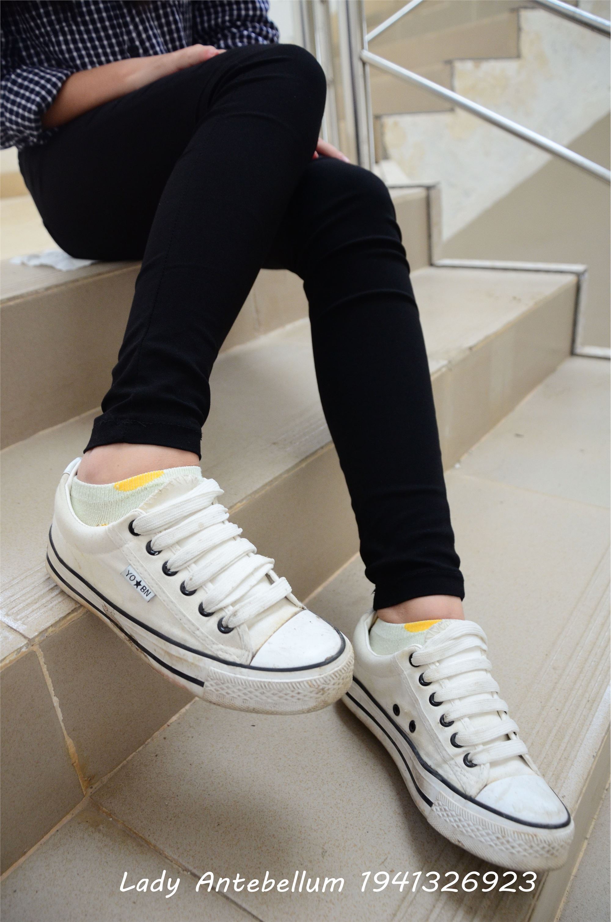 战前女神  恋足美腿棉袜女神级摄影套图 066