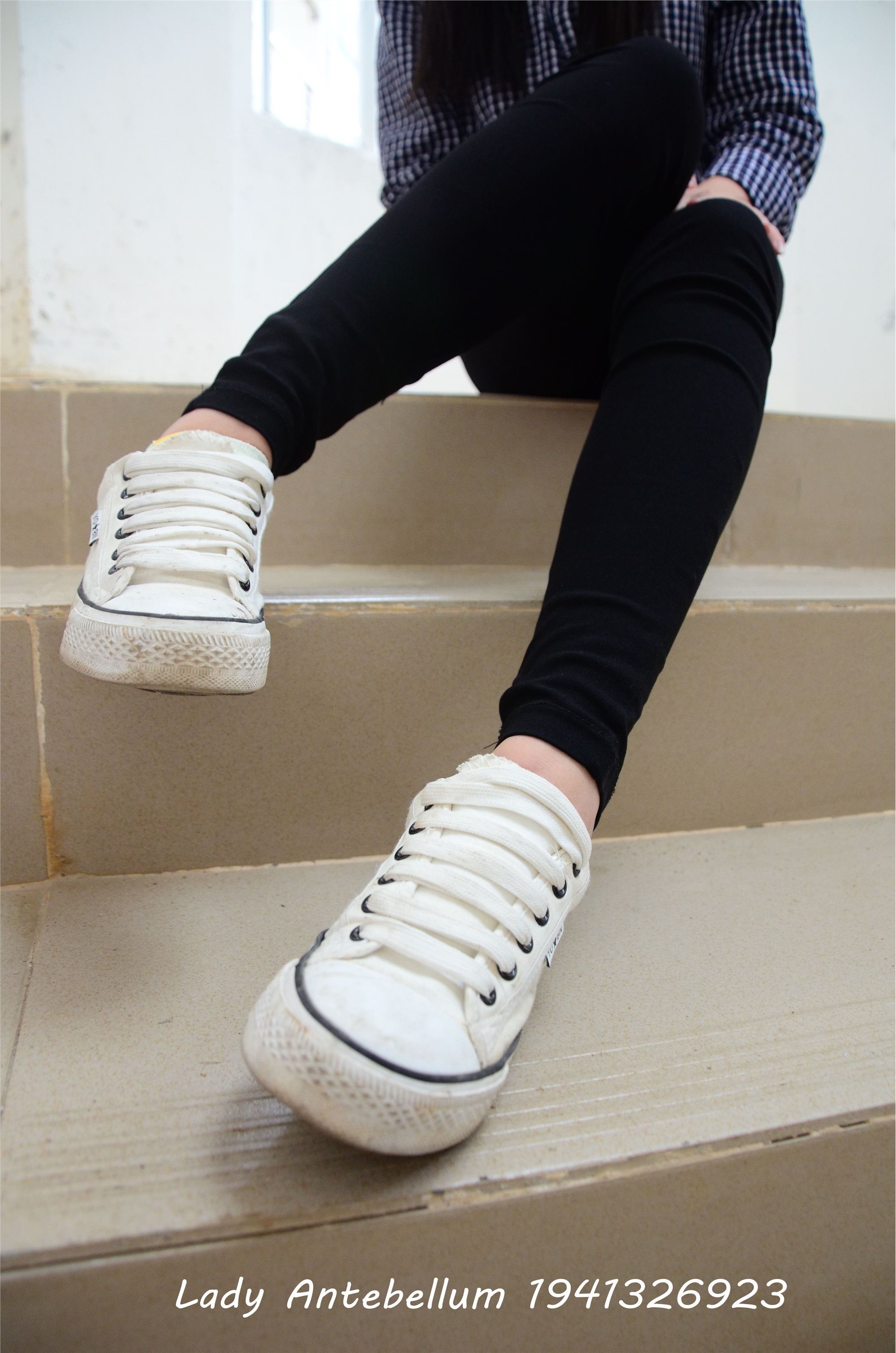 战前女神  恋足美腿棉袜女神级摄影套图 066