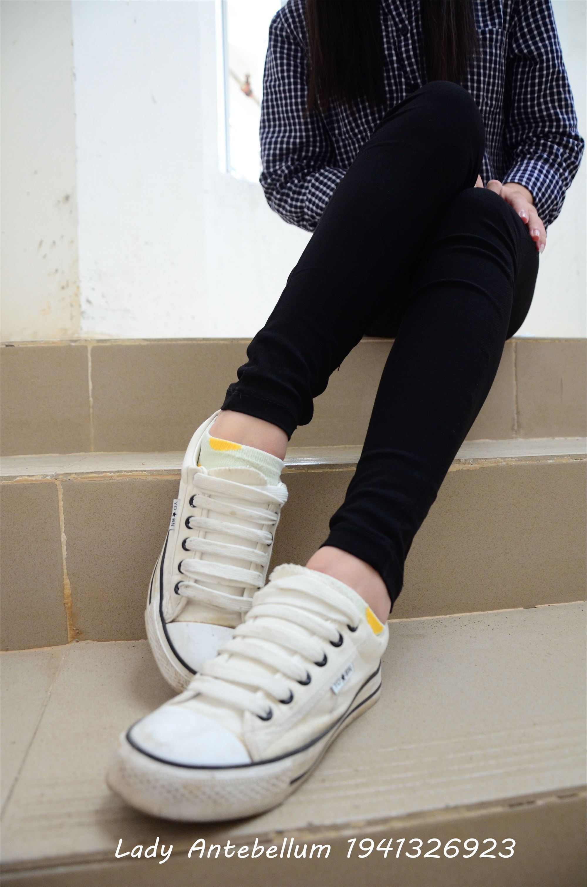 战前女神  恋足美腿棉袜女神级摄影套图 066