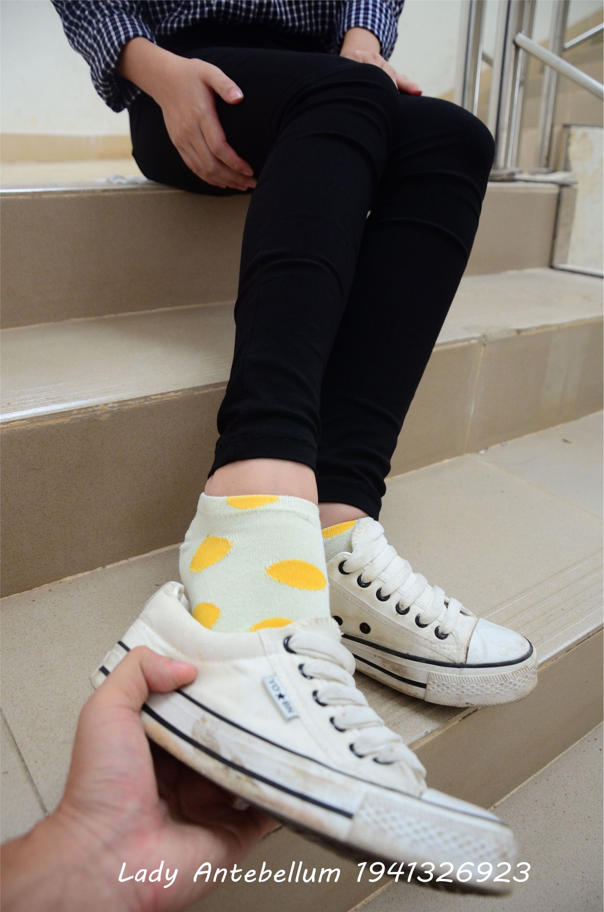 战前女神  恋足美腿棉袜女神级摄影套图 066